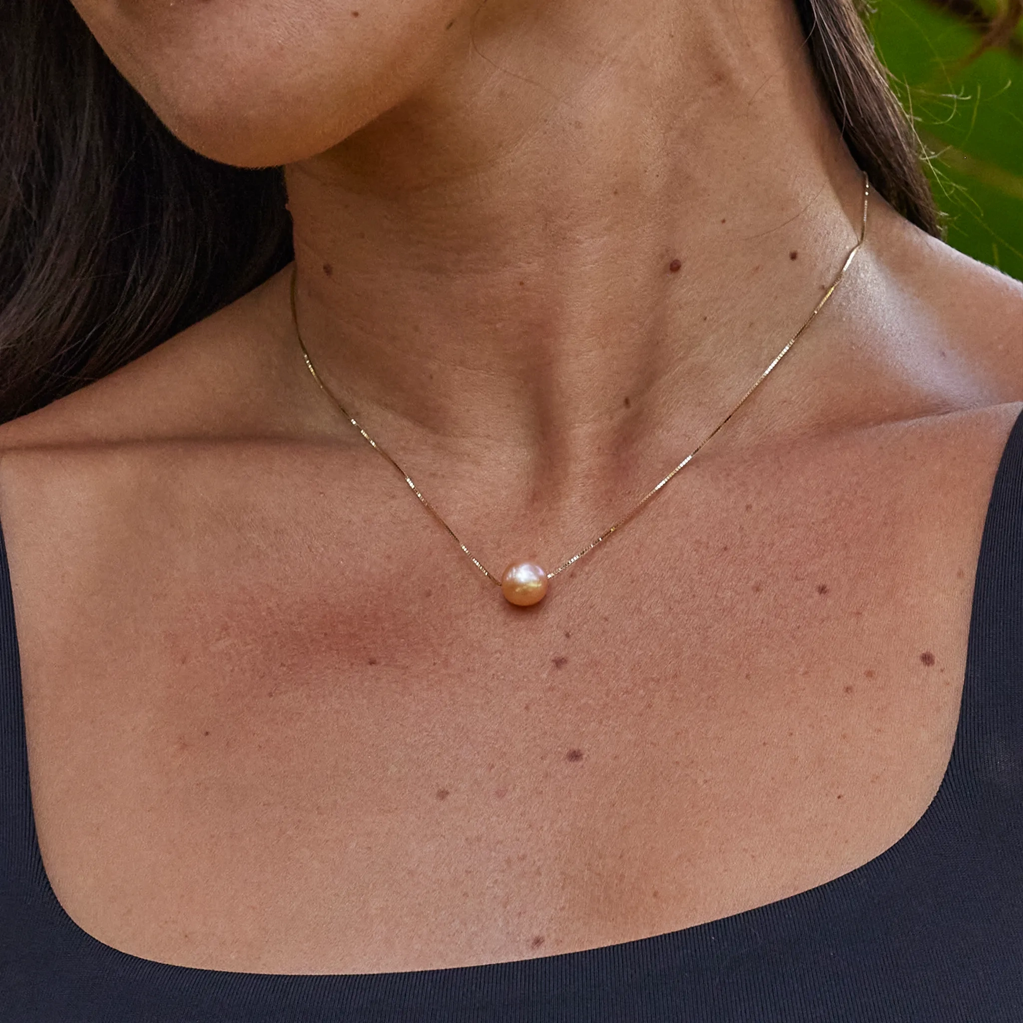 16-18&quot; Adjustable Freshwater Peach Pearl Necklace in Gold - 9-10mm
