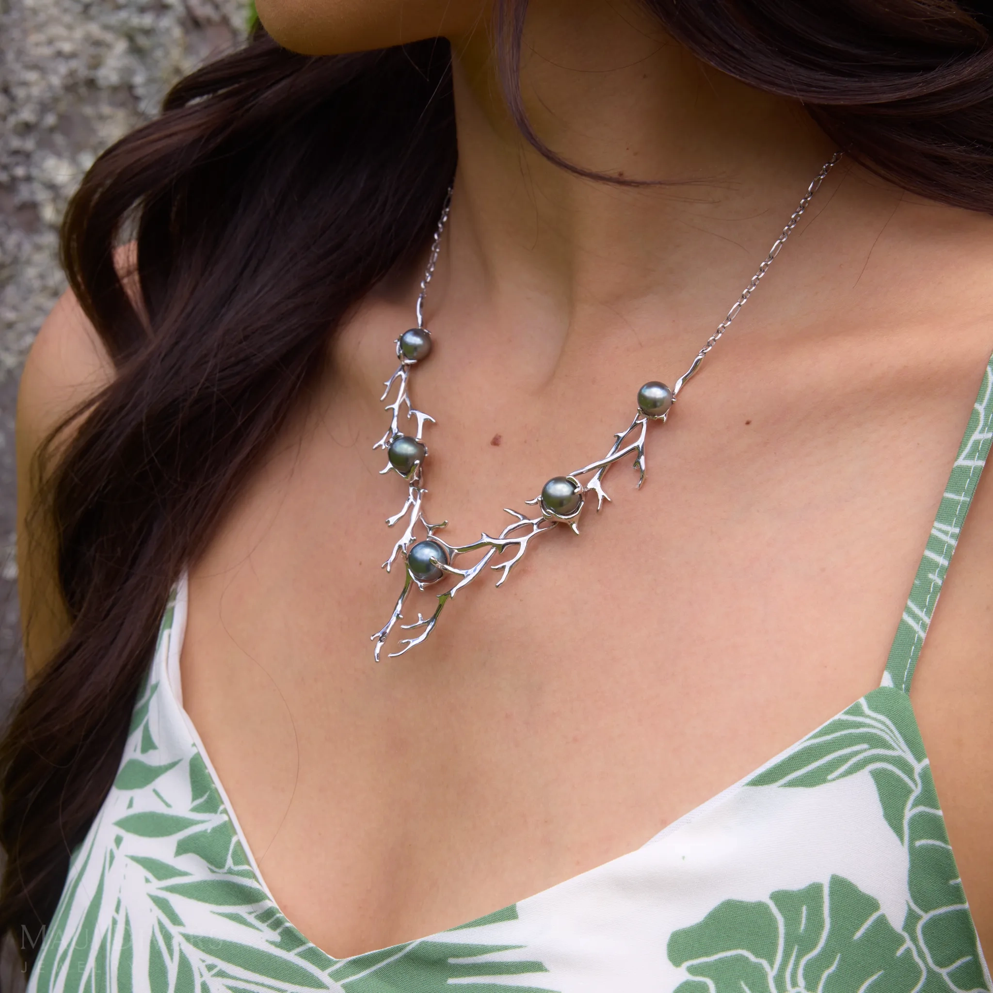 16-18&quot; Adjustable Heritage Tahitian Pearl Necklace in White Gold