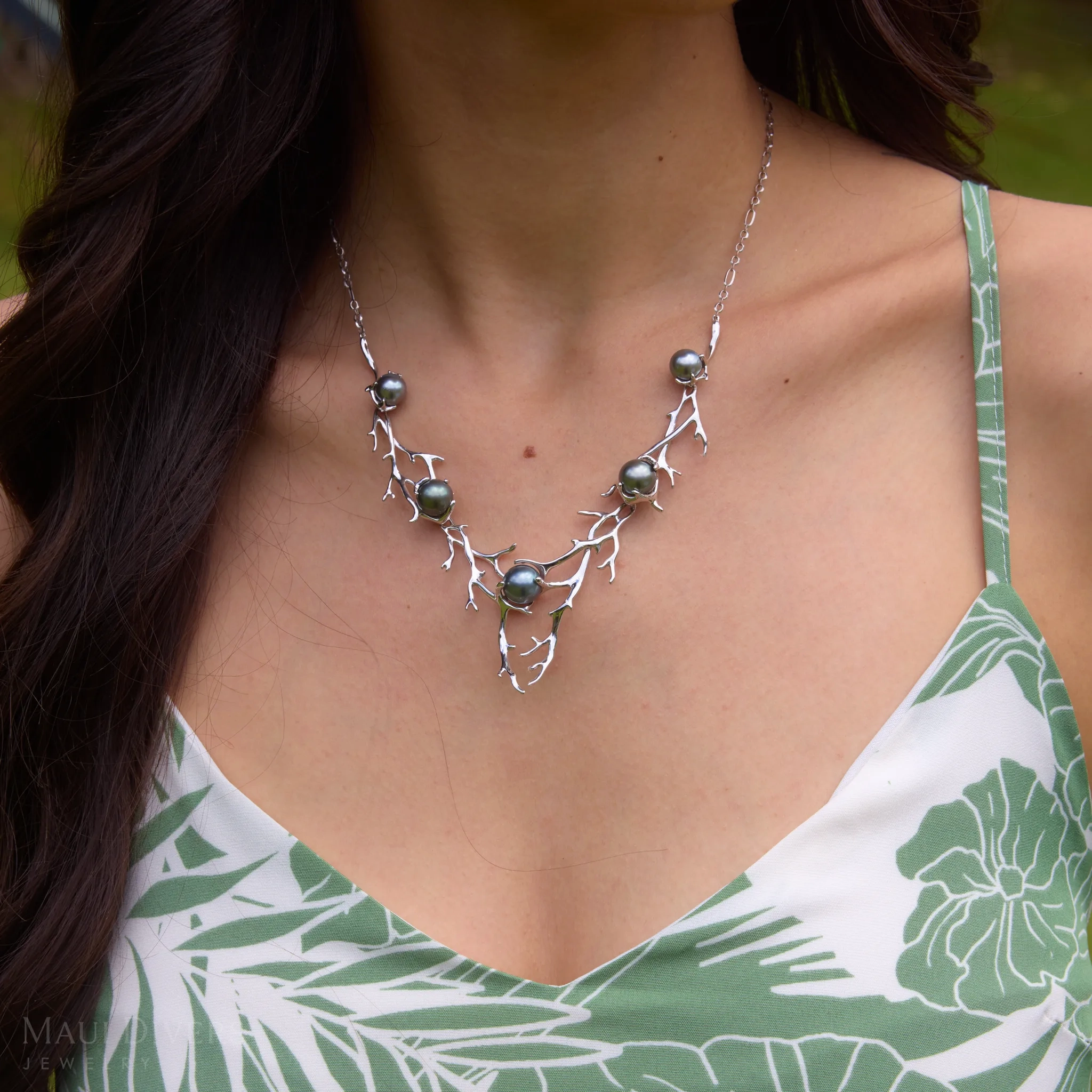 16-18&quot; Adjustable Heritage Tahitian Pearl Necklace in White Gold