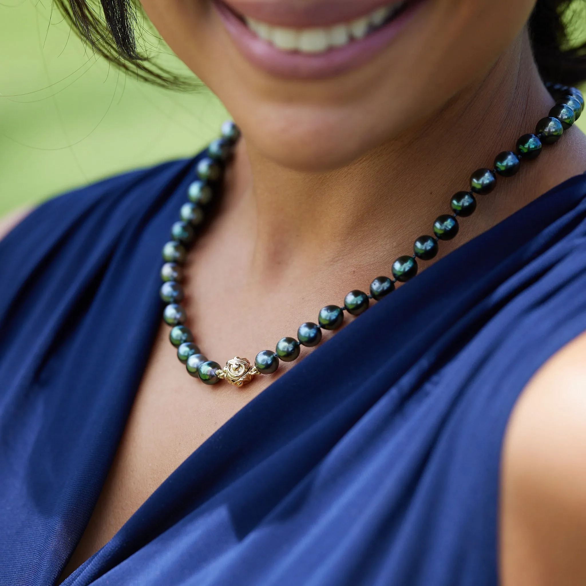 18-20&quot; Tahitian Black Pearl Strand with Magnetic Gold Clasp - 8-12mm