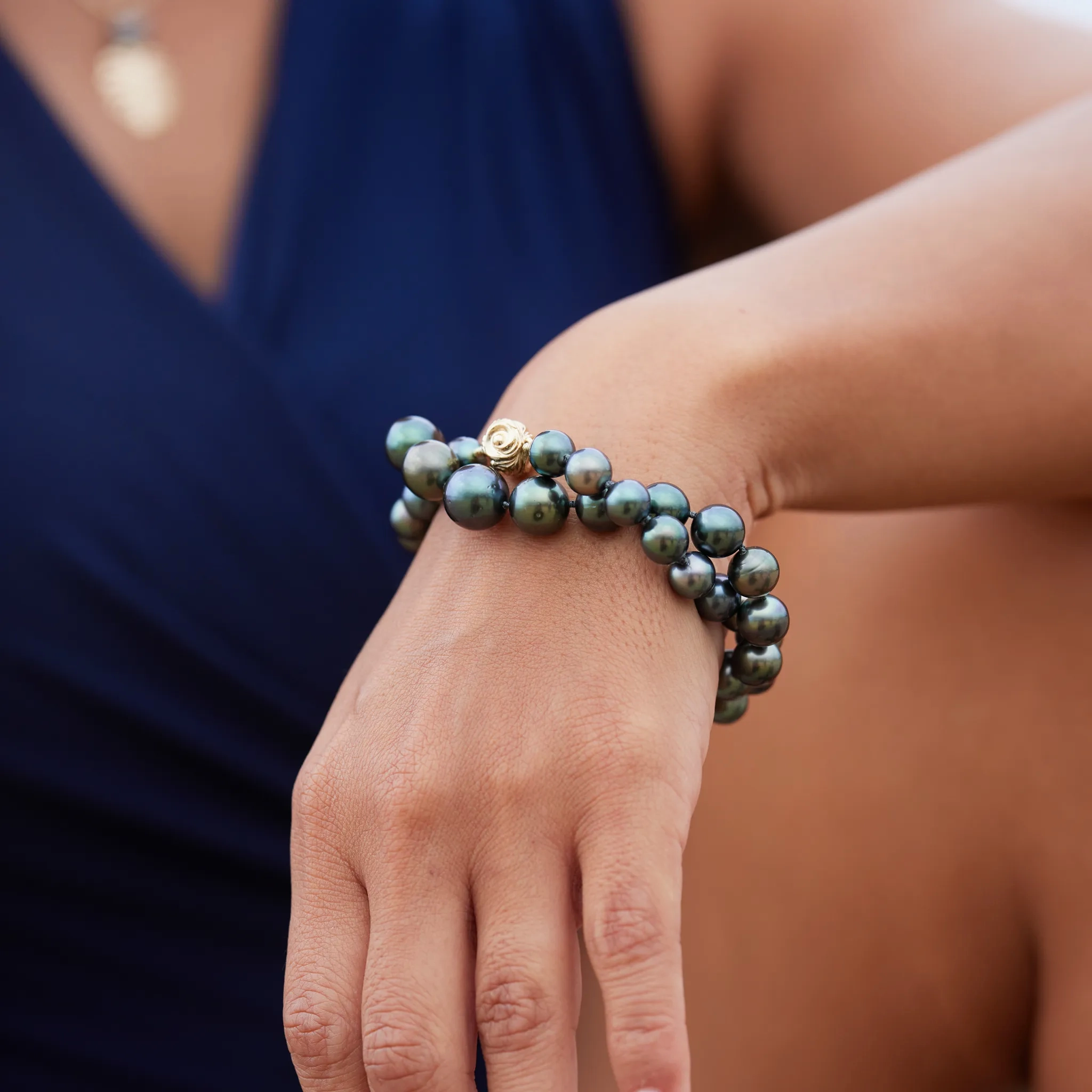 18-20&quot; Tahitian Black Pearl Strand with Magnetic Gold Clasp - 8-12mm