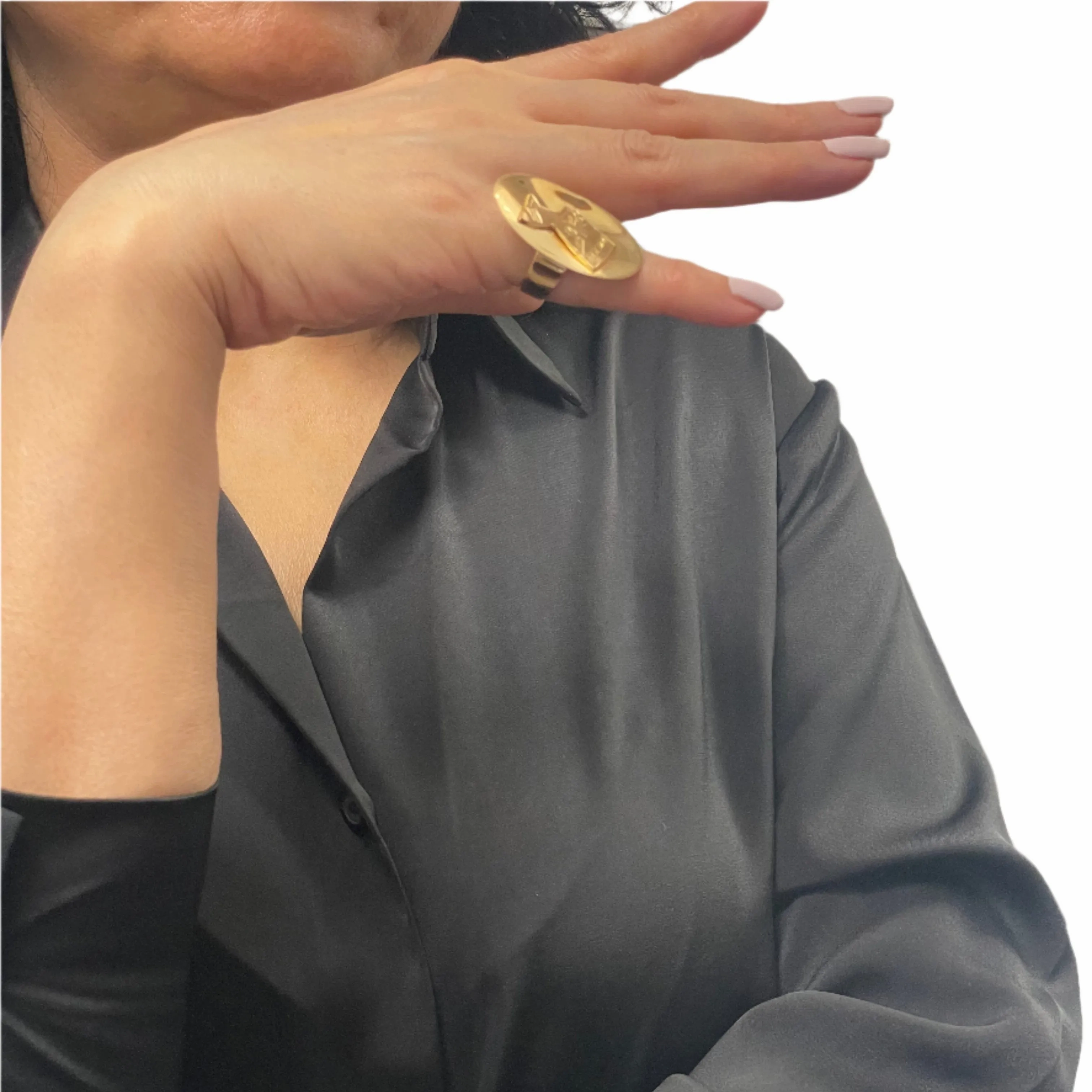 18k yellow gold Oval ring Nefertiti bust