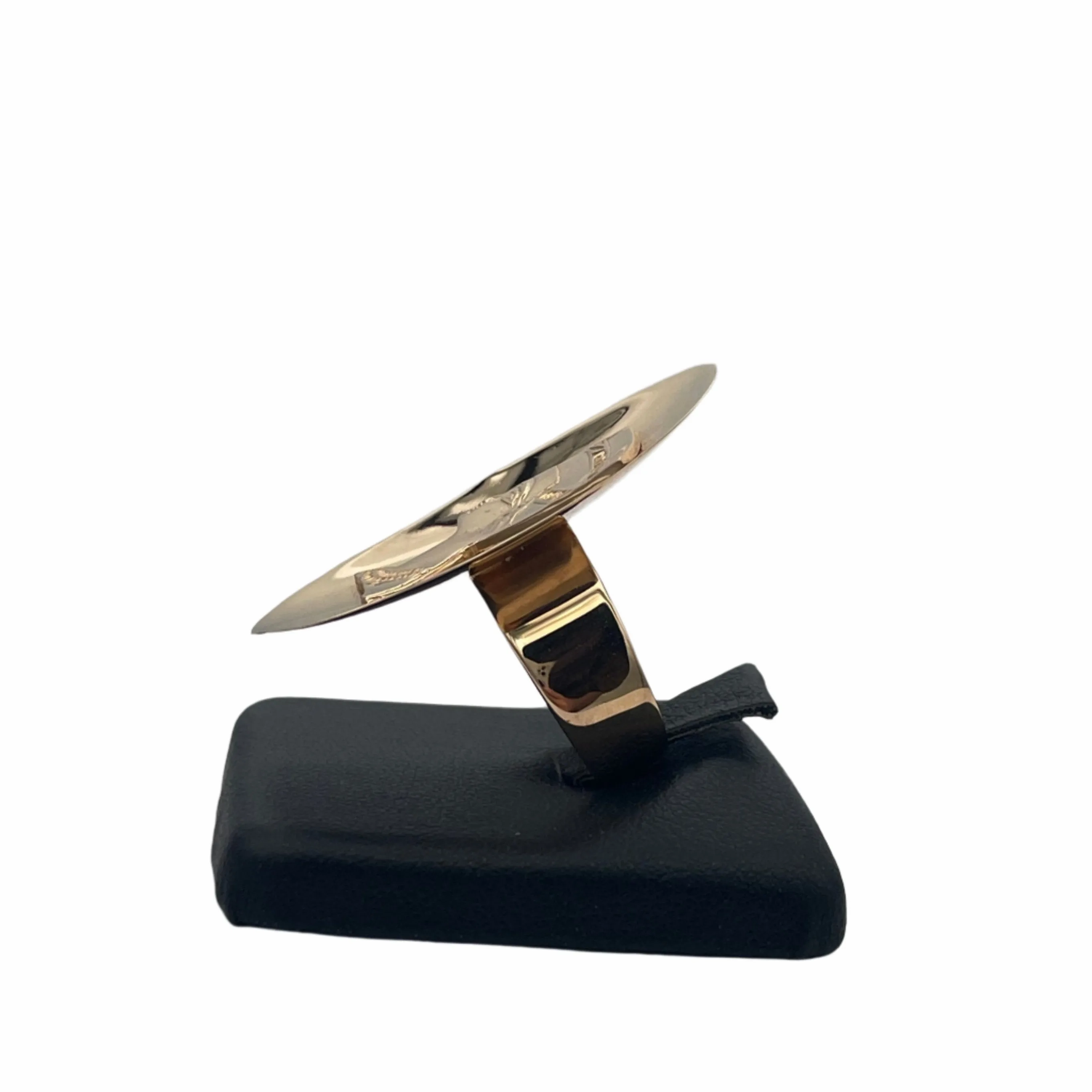 18k yellow gold Oval ring Nefertiti bust