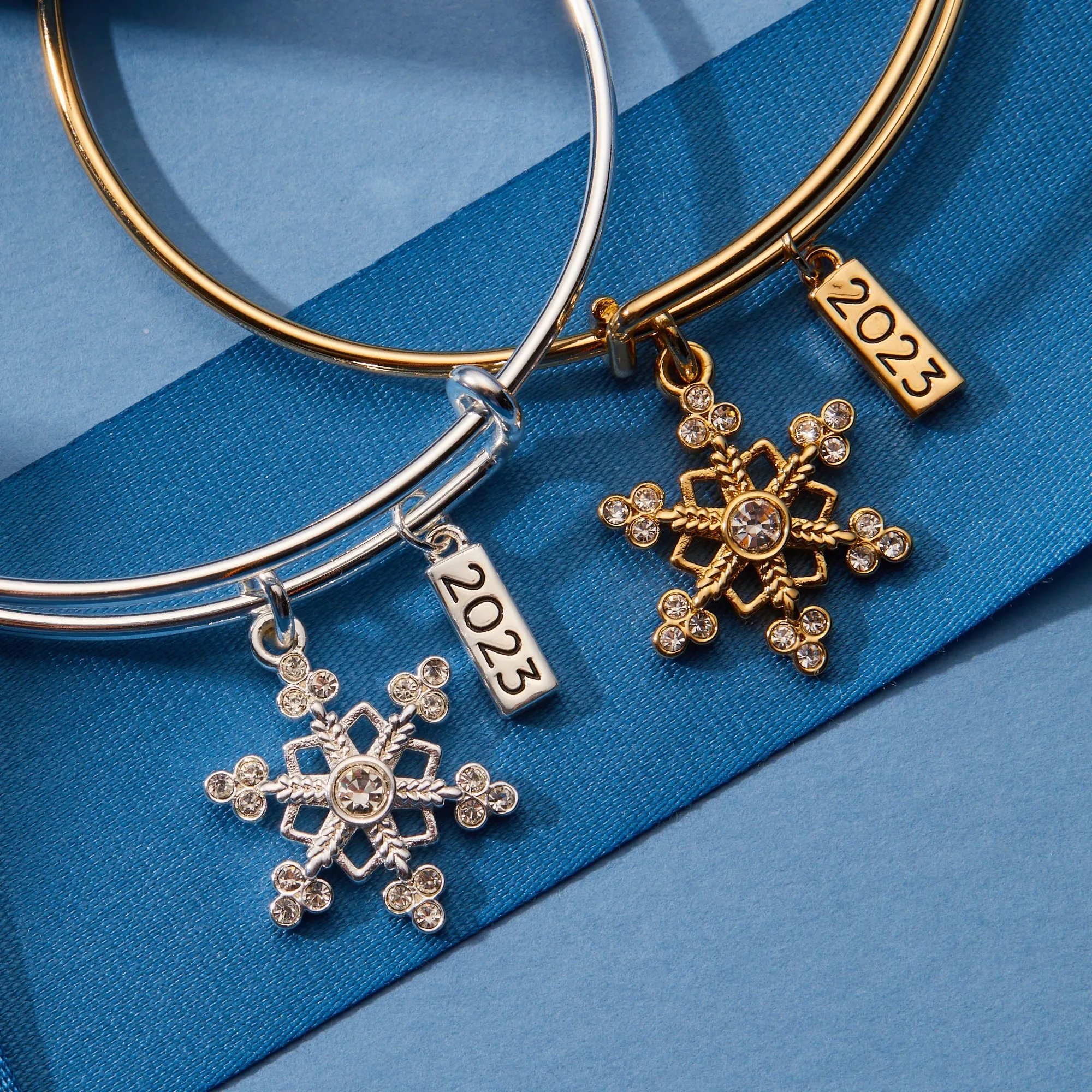 2023 Snowflake Charm Bangle