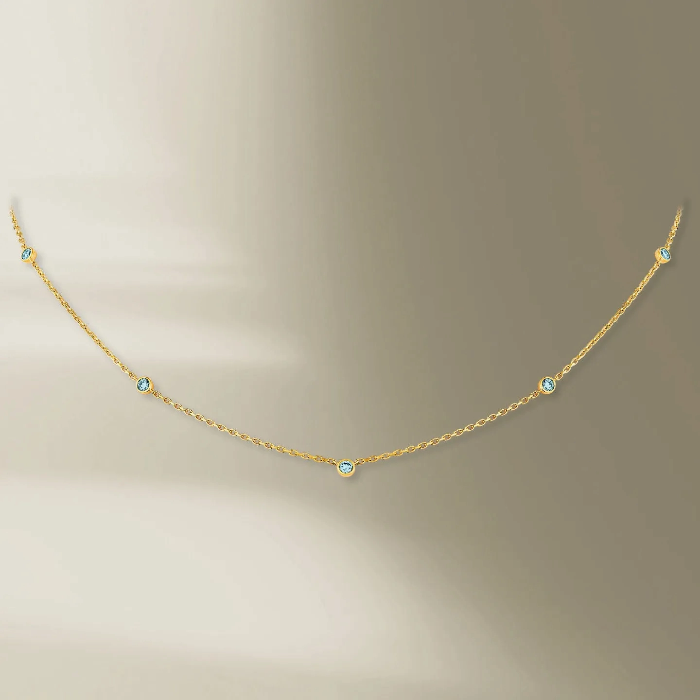 5 Stone 18K Gold Necklace w. Aquamarine
