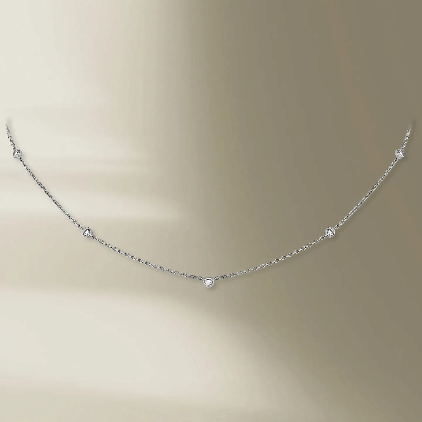 5 Stone 18K White Gold Necklace w. Diamonds