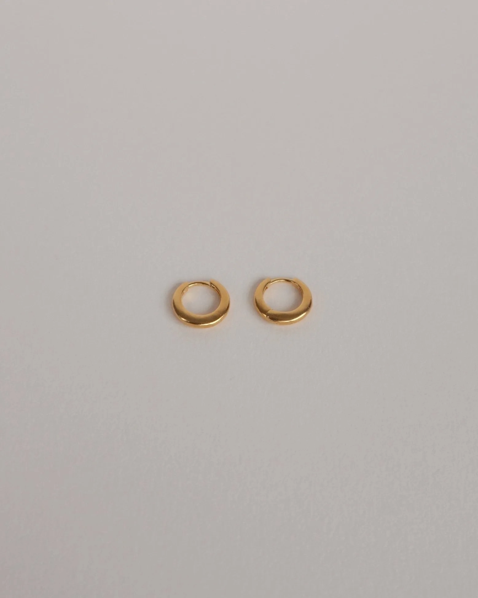 'Habit' 8 Huggie Hoops