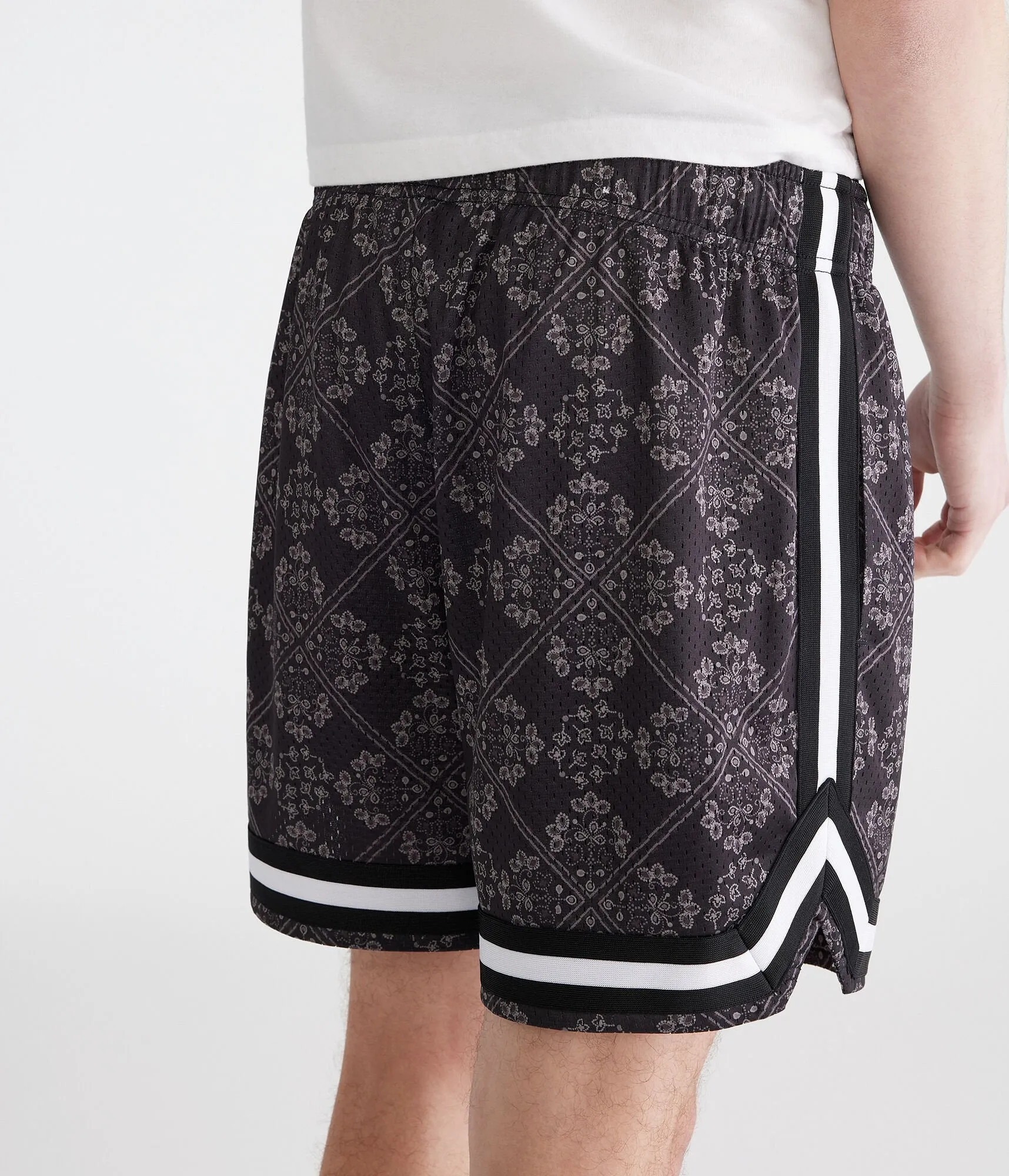 Aeropostale Blumen-Diamant-Print Mesh Shorts 6