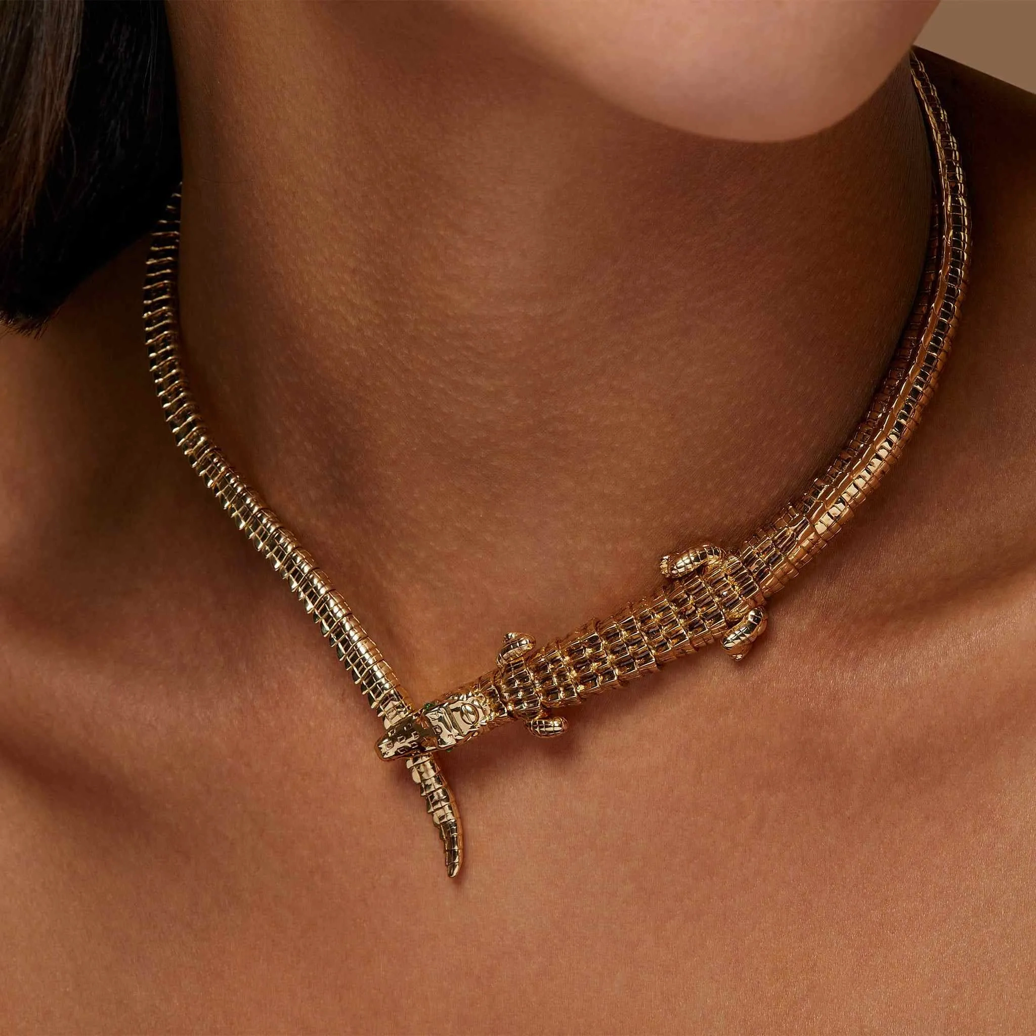 Alligator Wrap 18K Gold Necklace w. Tsavorite