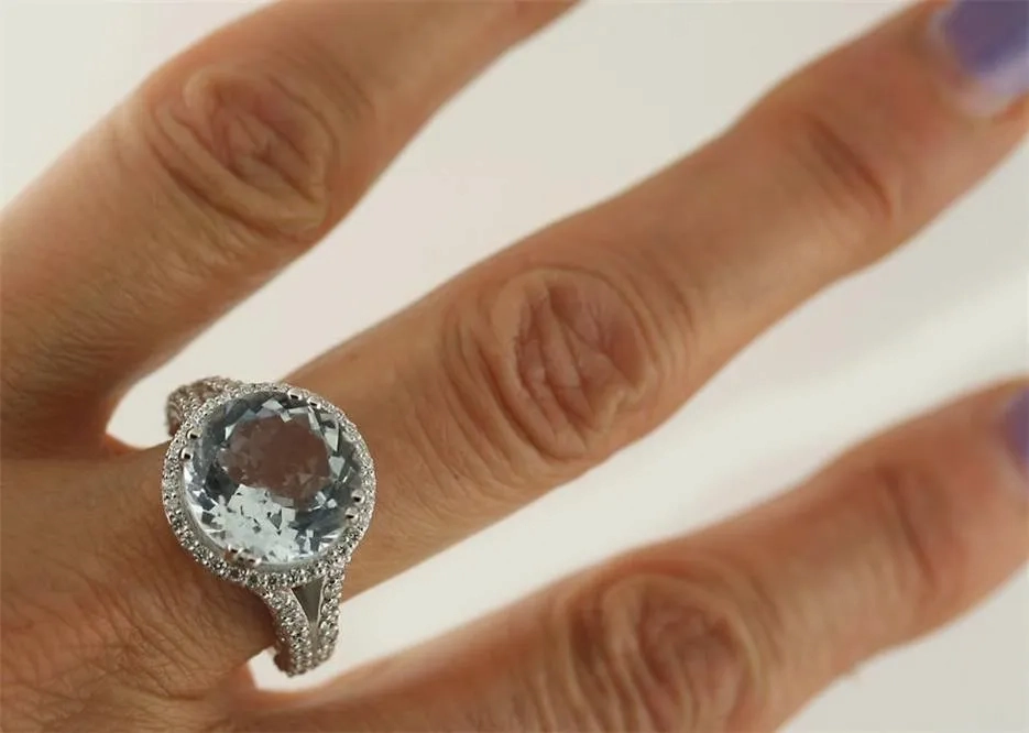Aquamarine and Diamond Ring 18K White Gold