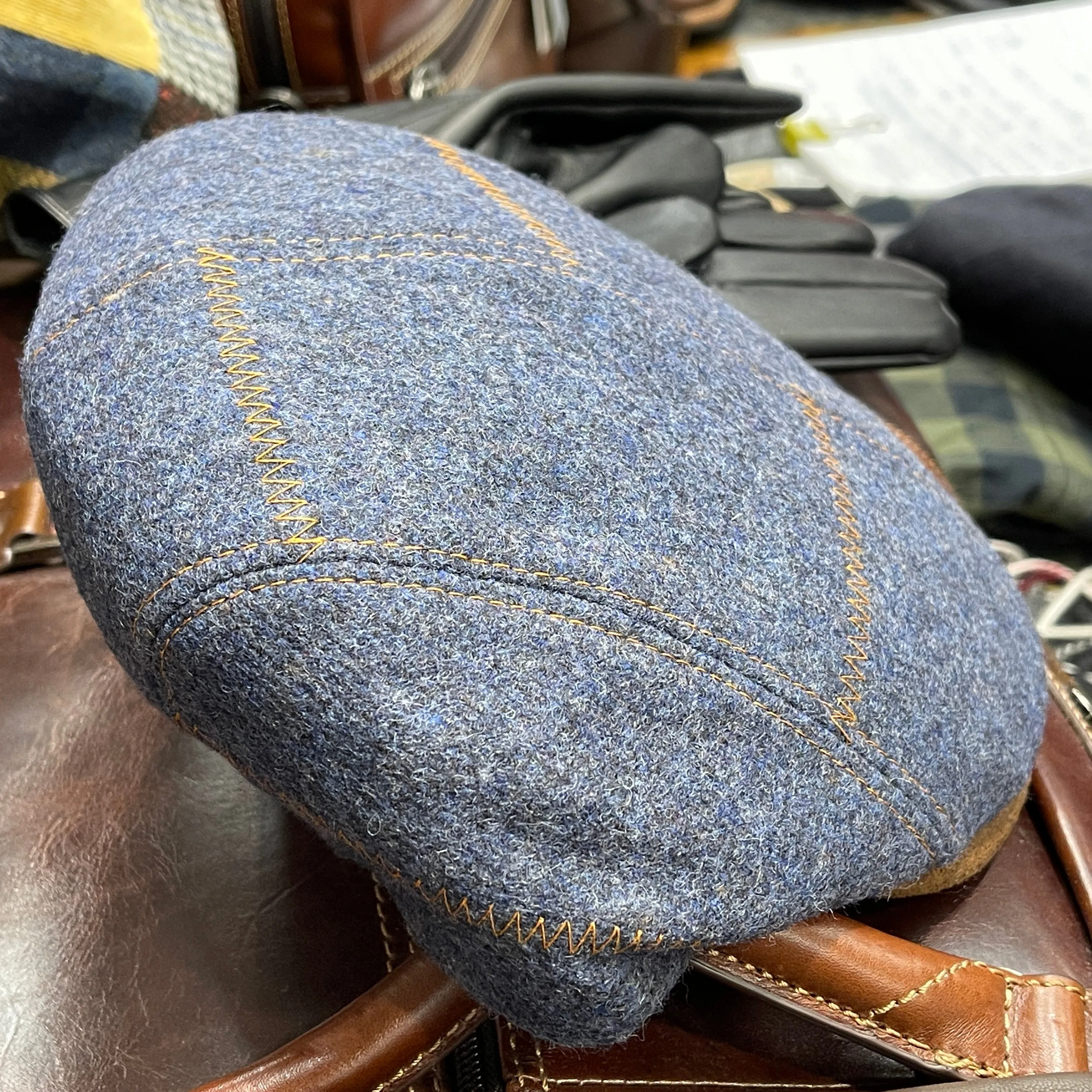 Avenel - Flache Mütze - Kontrast - Blaue Avenel Accessoires