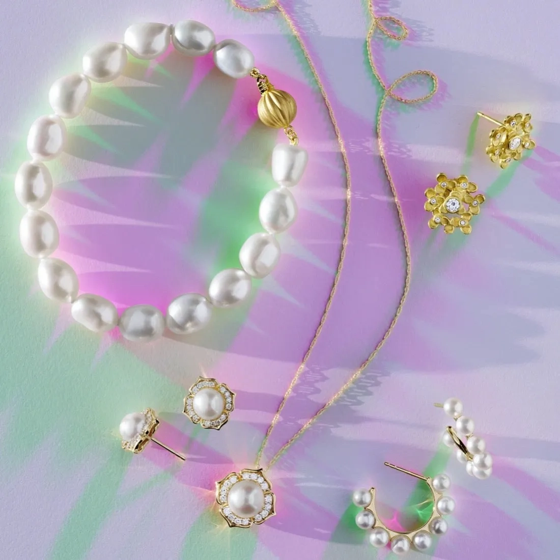 Baroque White Pearl &amp; Gold Bracelet