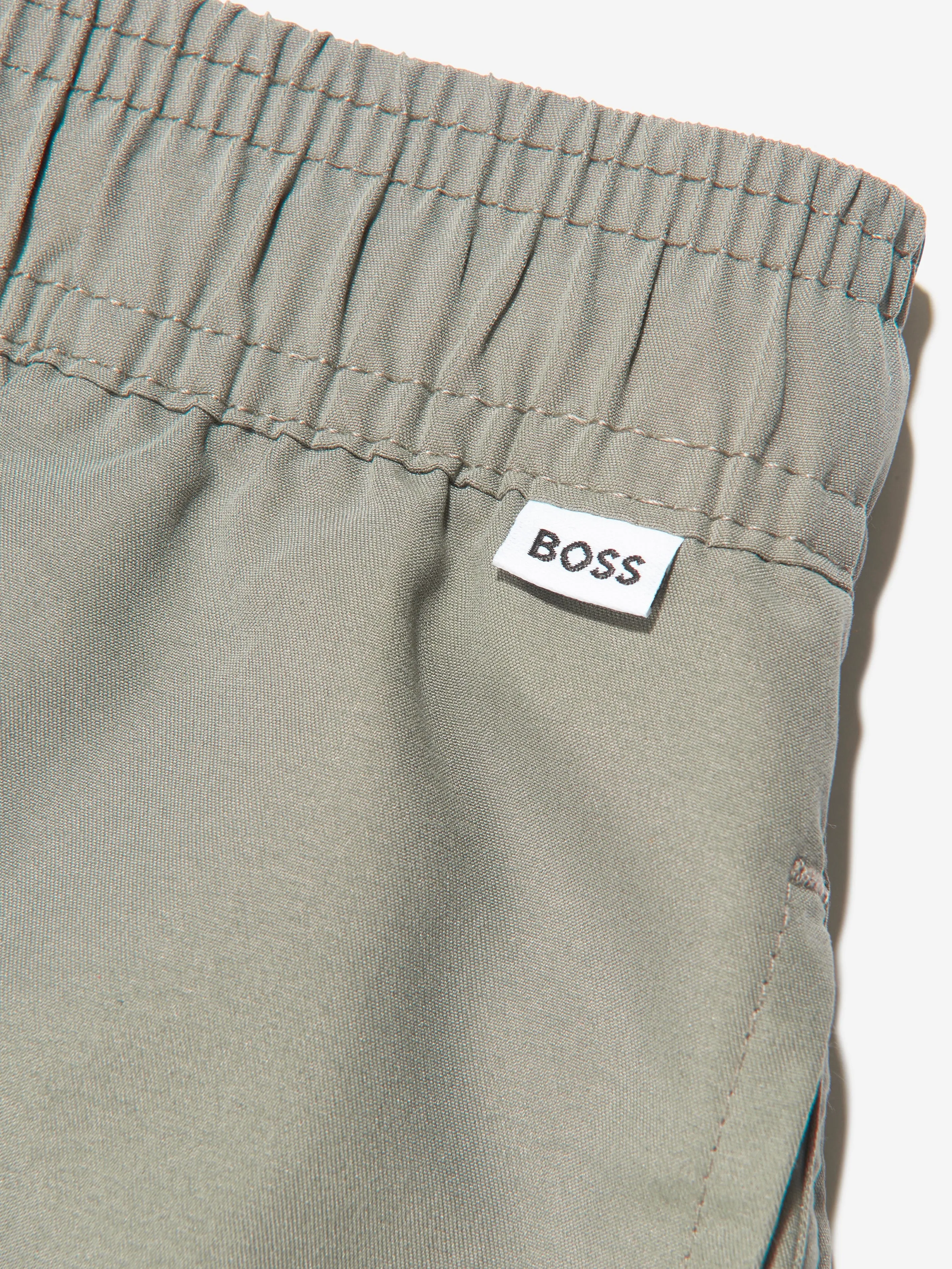 BOSS Boys Schwimmhose in Grün
