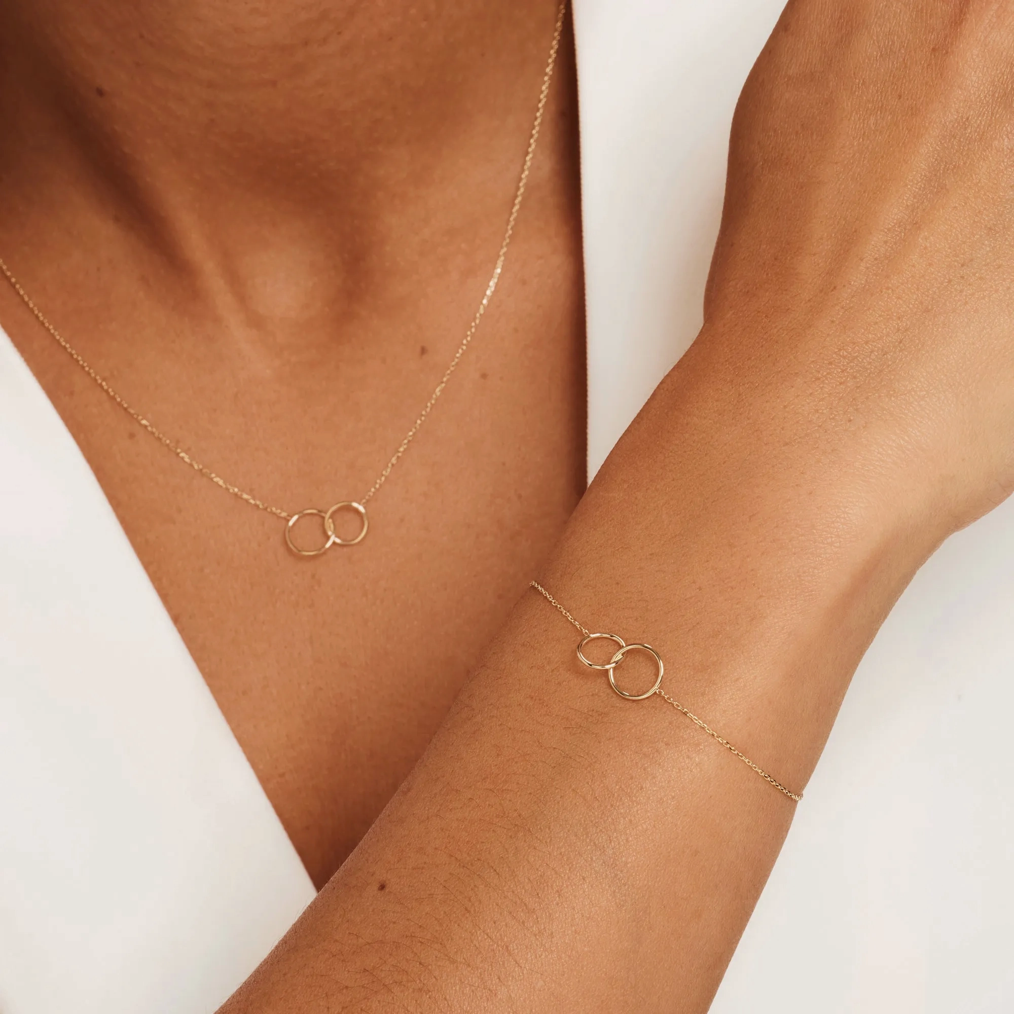 Cadeau d'Isabel 14 karat gold necklace &amp; bracelet gift set with rings