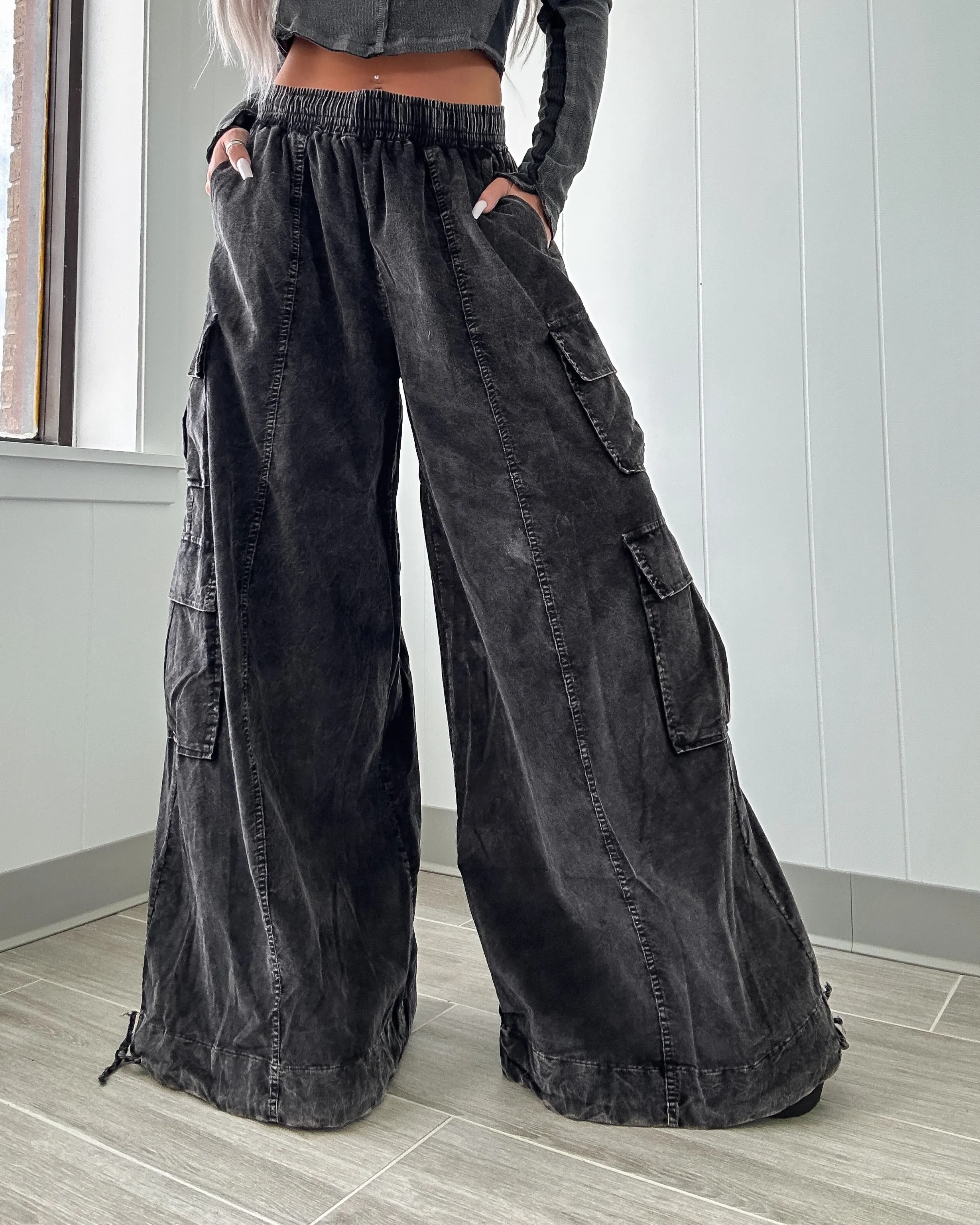 Camila Cordhose Cargo Weit geschnitten - Schwarz