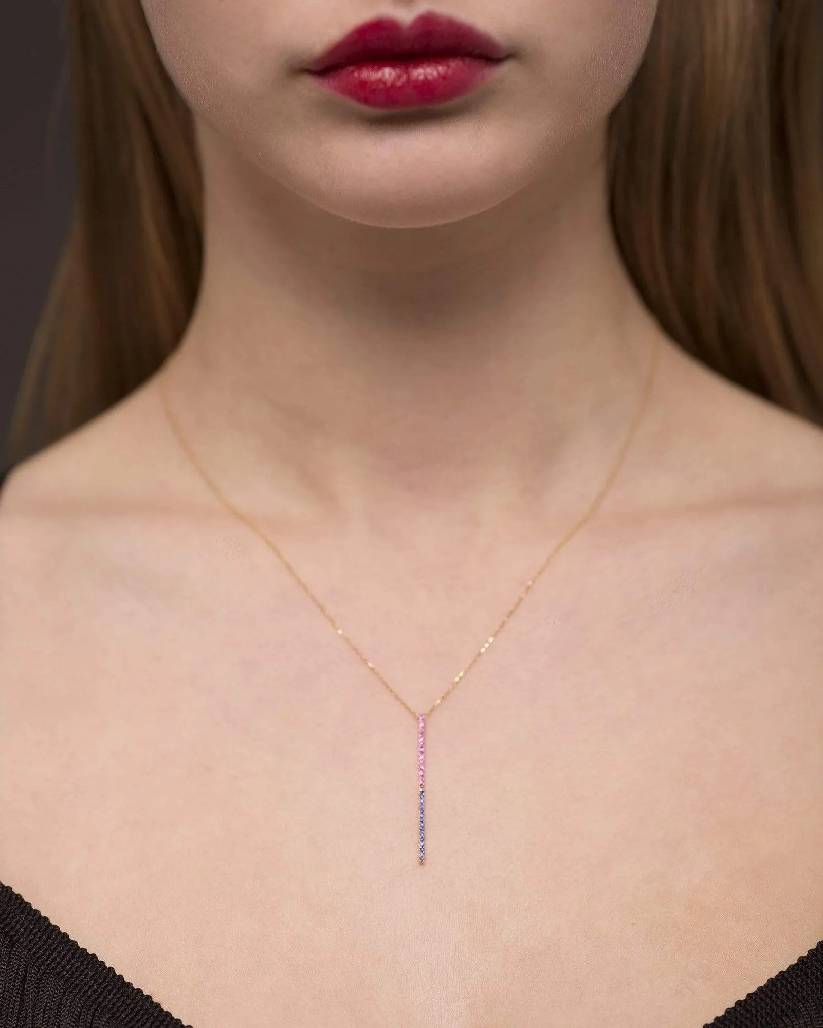 Claire Bar 18K Gold Necklace w. Pink &amp; Blue Sapphires