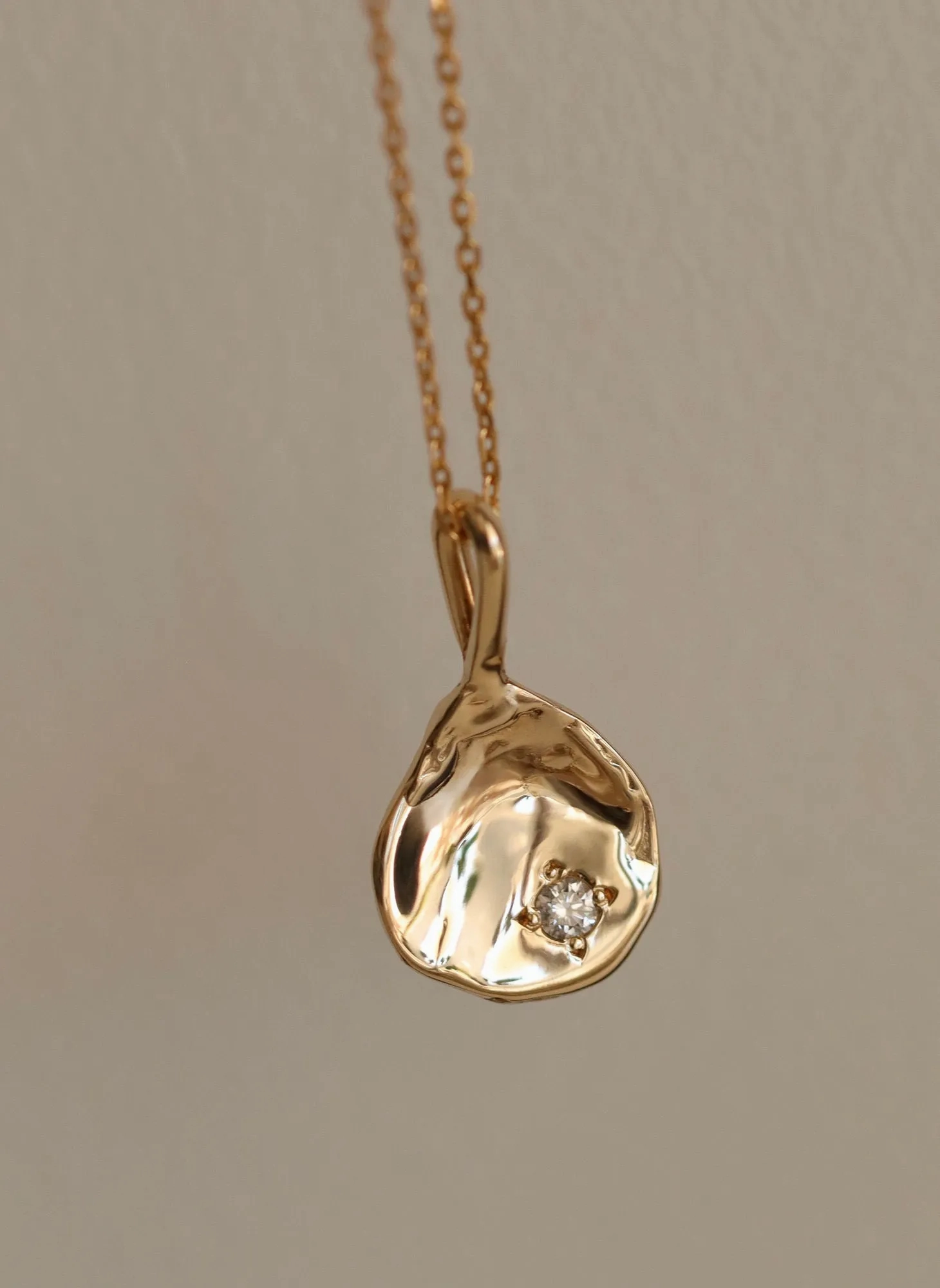 Clara White 9K or 18K Gold Necklace w. Diamond