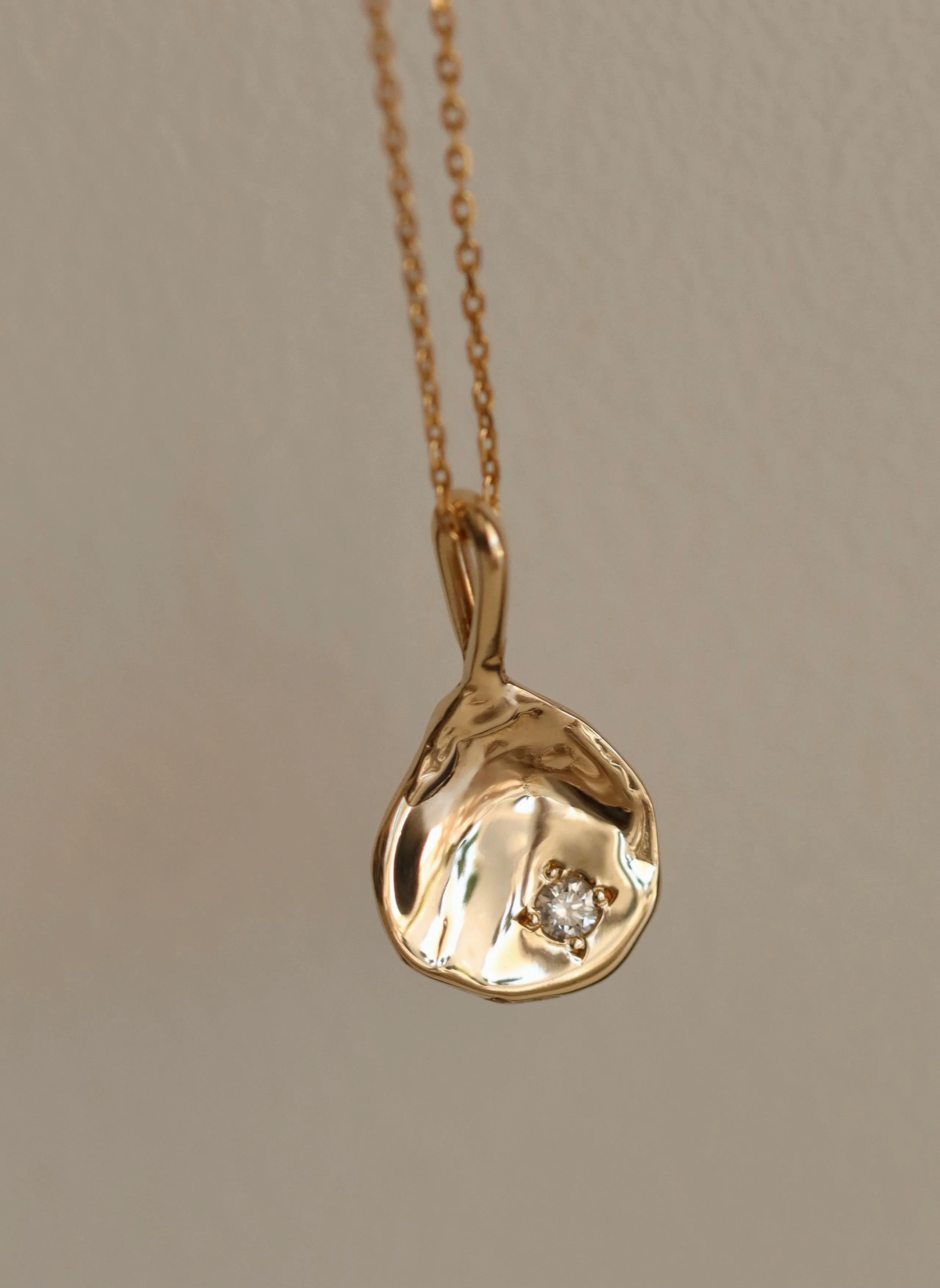 Clara White 9K or 18K Gold Necklace w. Diamond