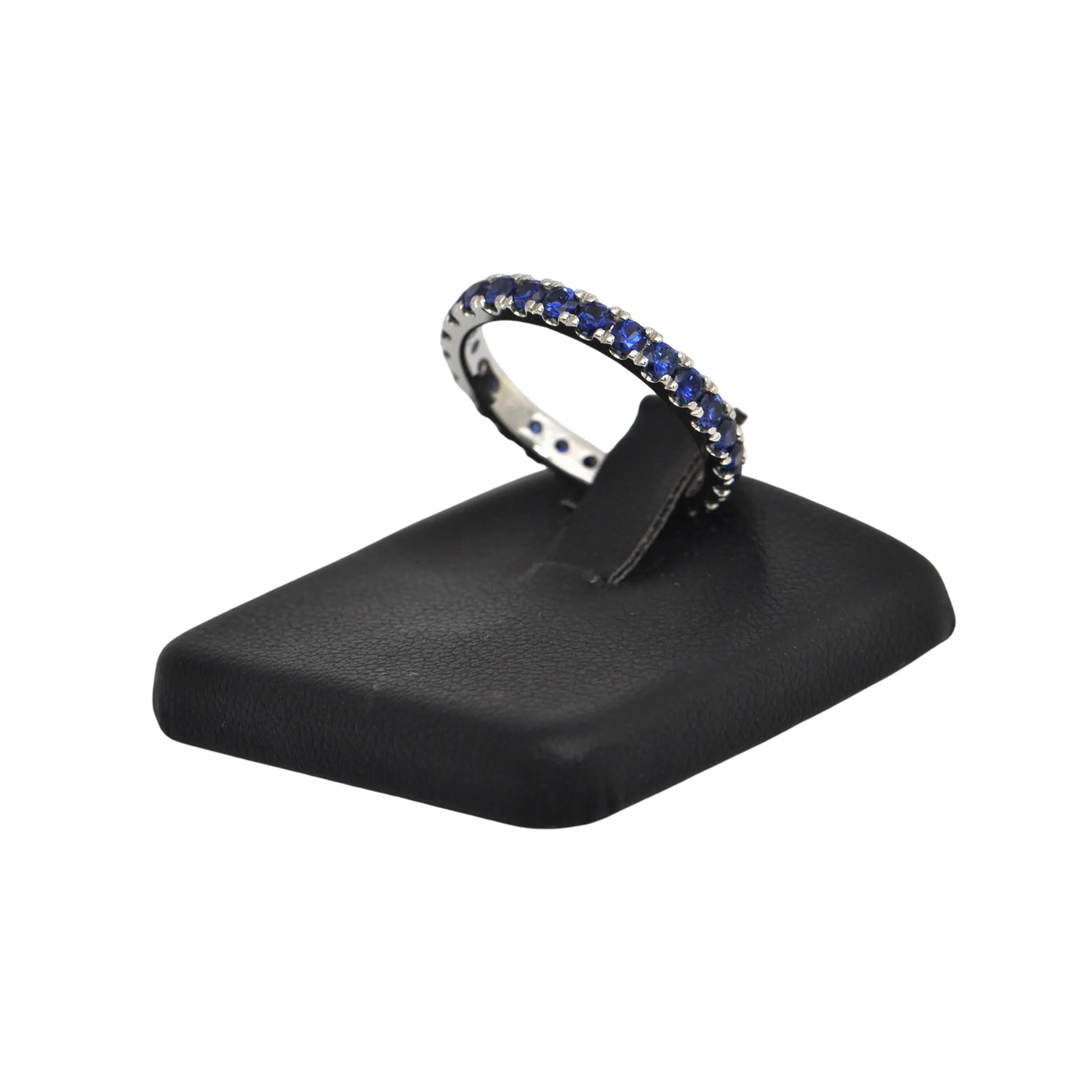 Daisy Exclusive 1.48ct Sri Lankan Sapphire 18k Gold Eternity Band