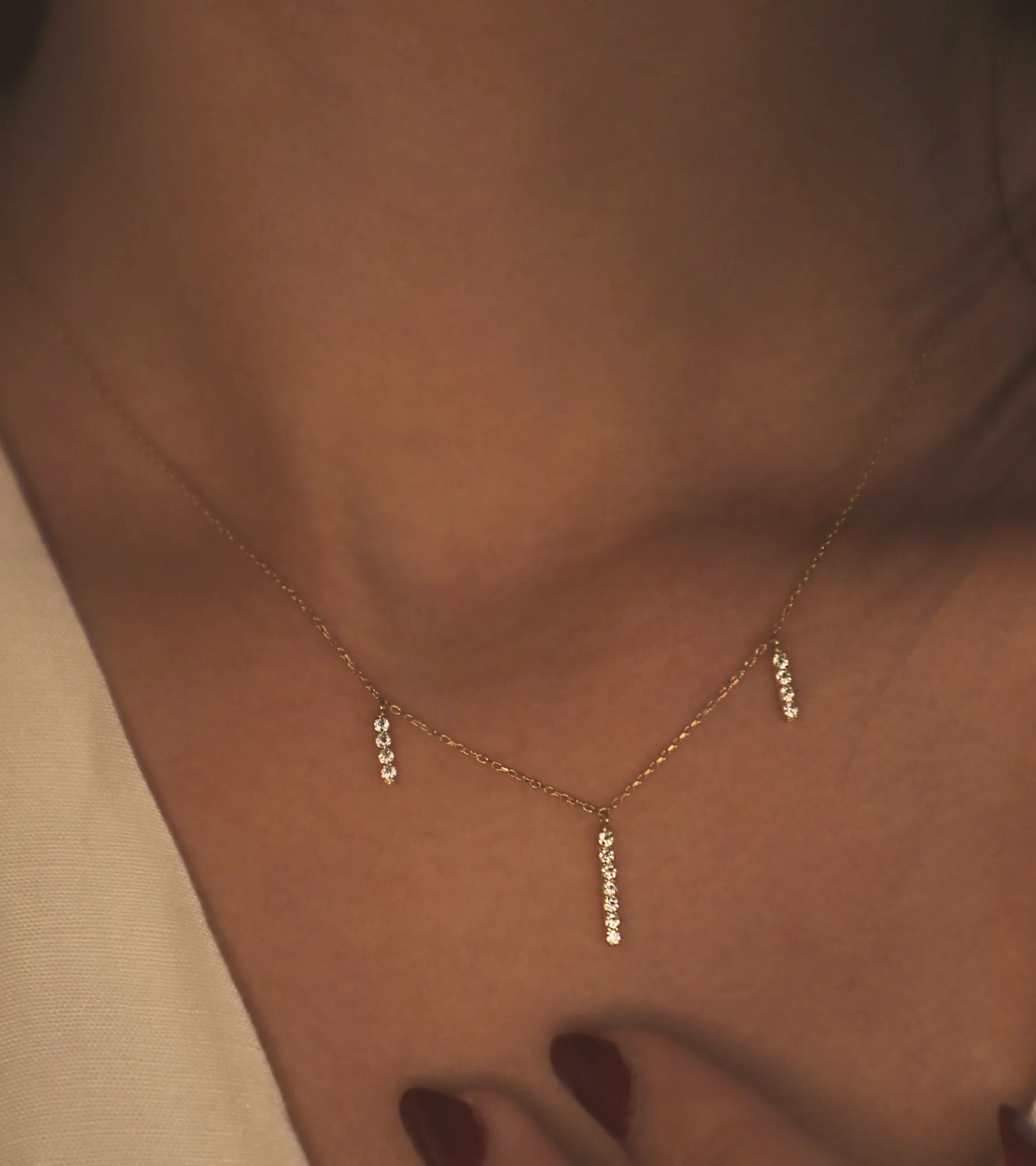Dangling Bar 18K Gold Necklace w. Diamonds