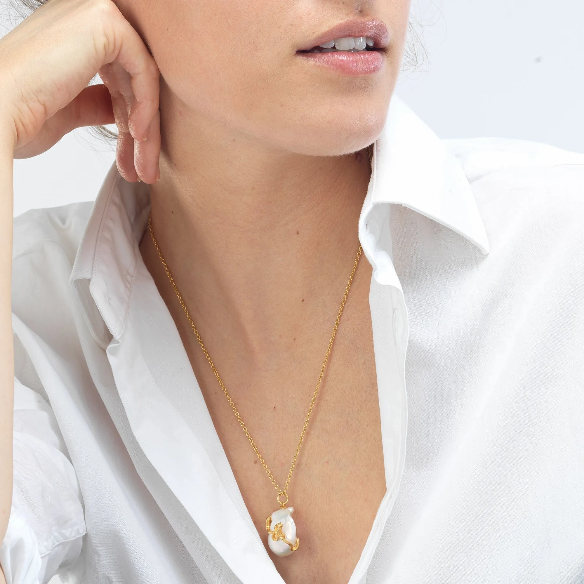 Delphin Gold Plated Necklace w. Pearl