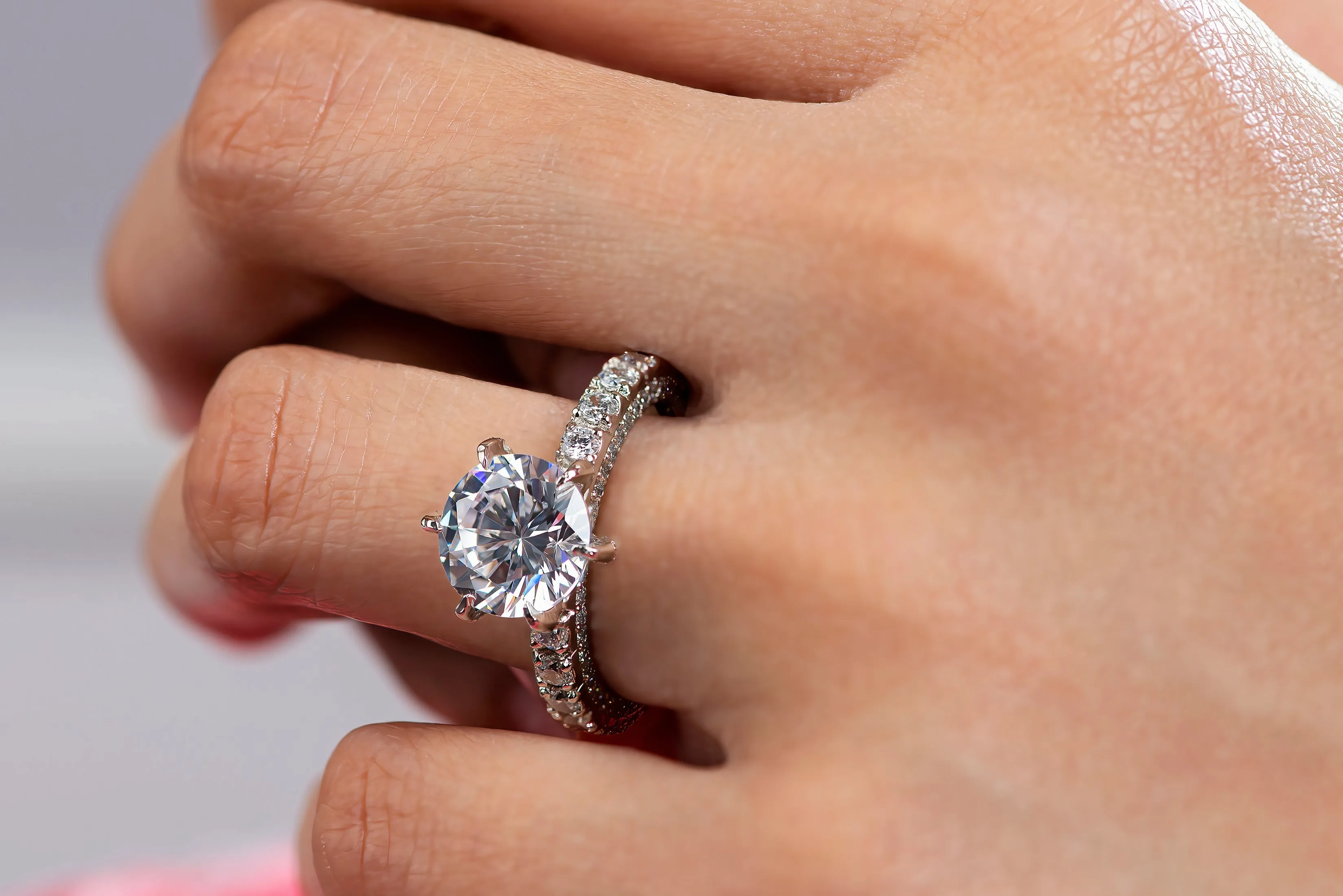 DIVINE SPARK MOISSANITE RING