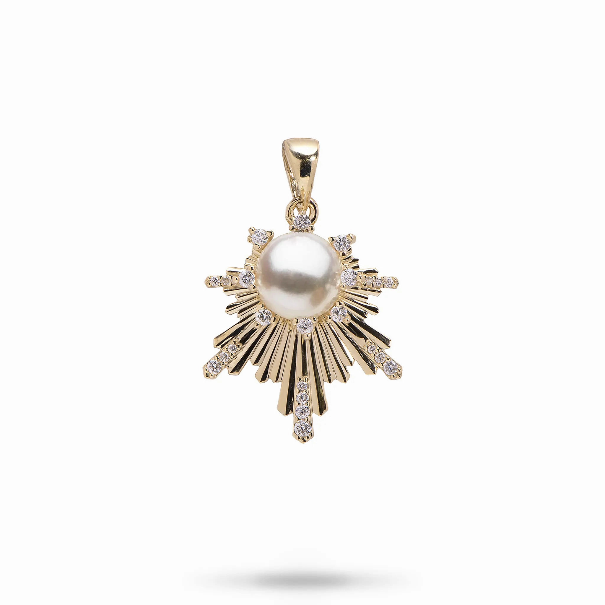 E Ho???la Akoya White Pearl Pendant in Gold with Diamonds - 22mm