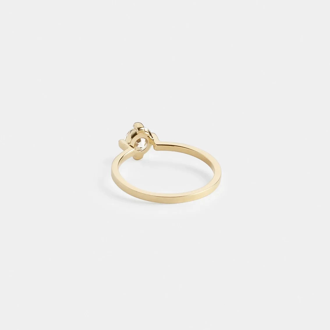 Ema Ring with 0.80ct Natural Diamond in Gold