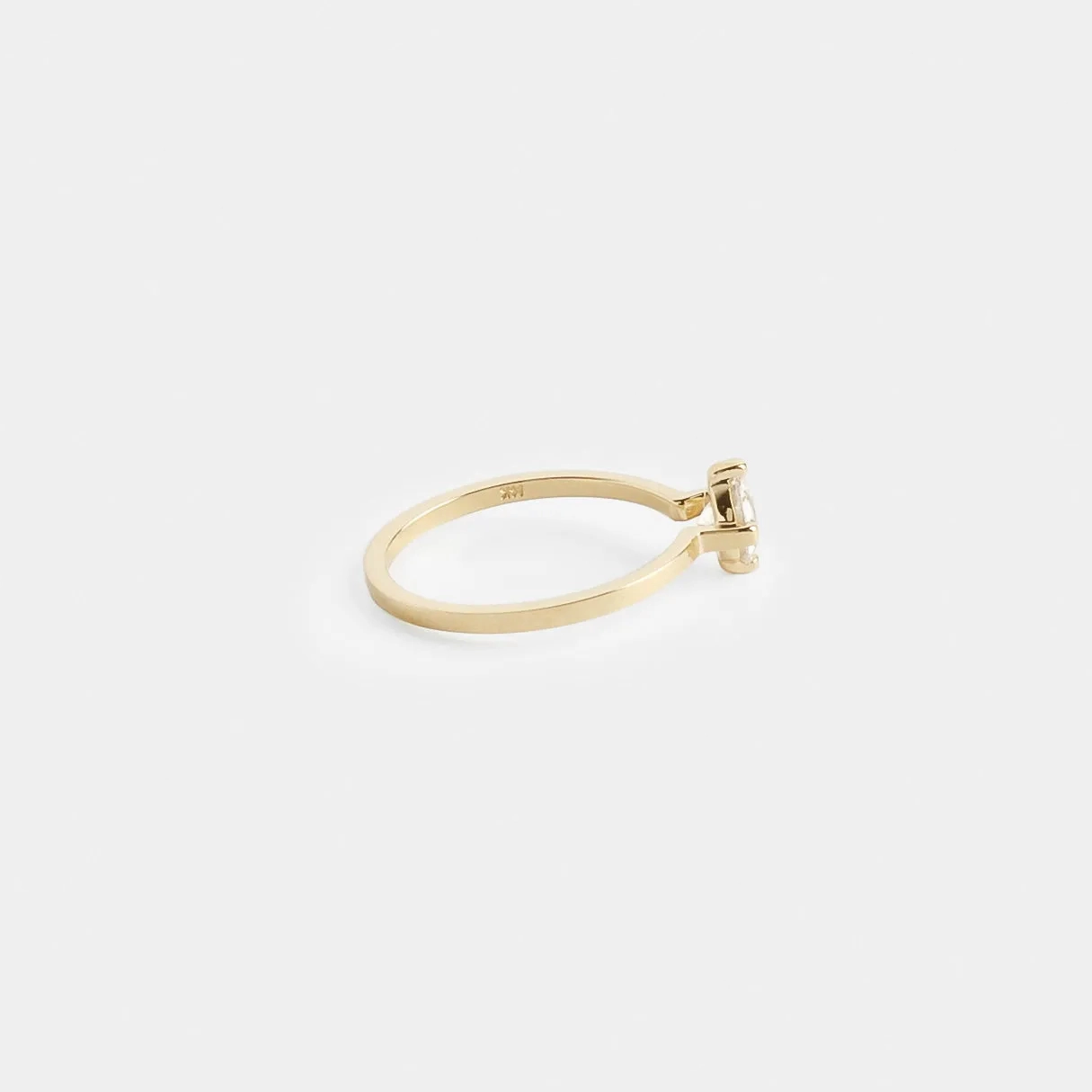 Ema Ring with 0.80ct Natural Diamond in Gold