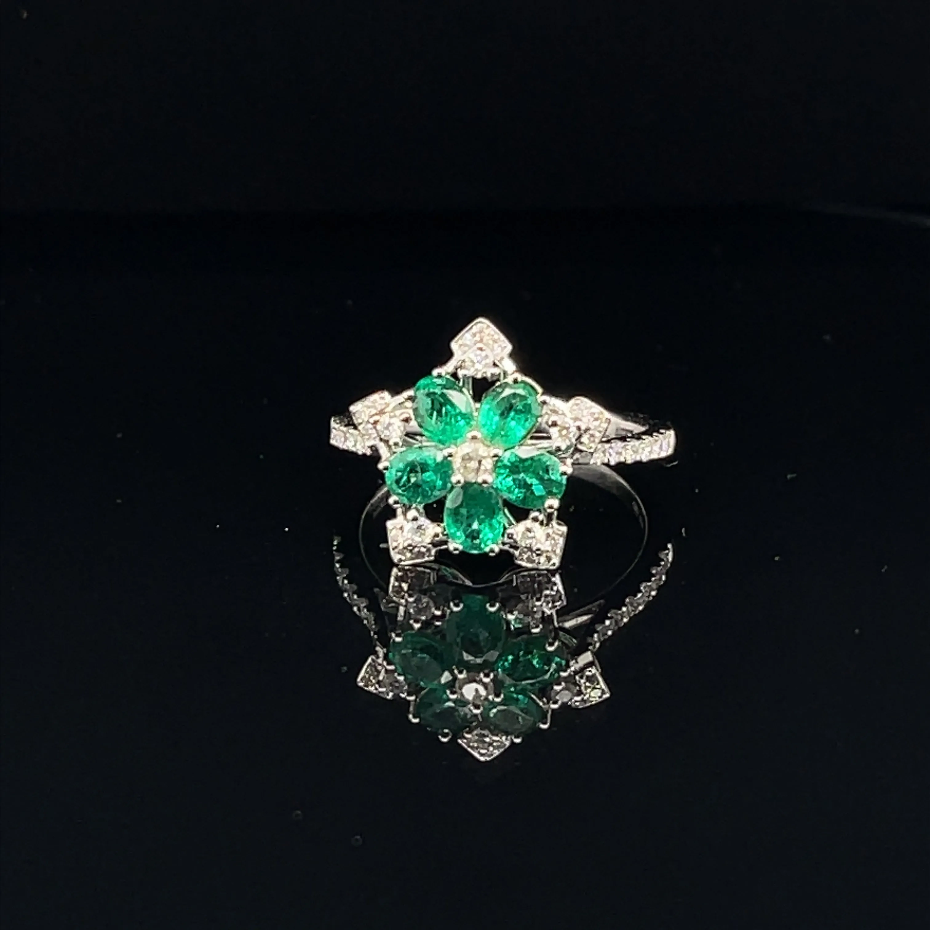 Emerald &amp; Diamond Flower Cluster Ring in 18k White Gold - (#110-RGEME063429)