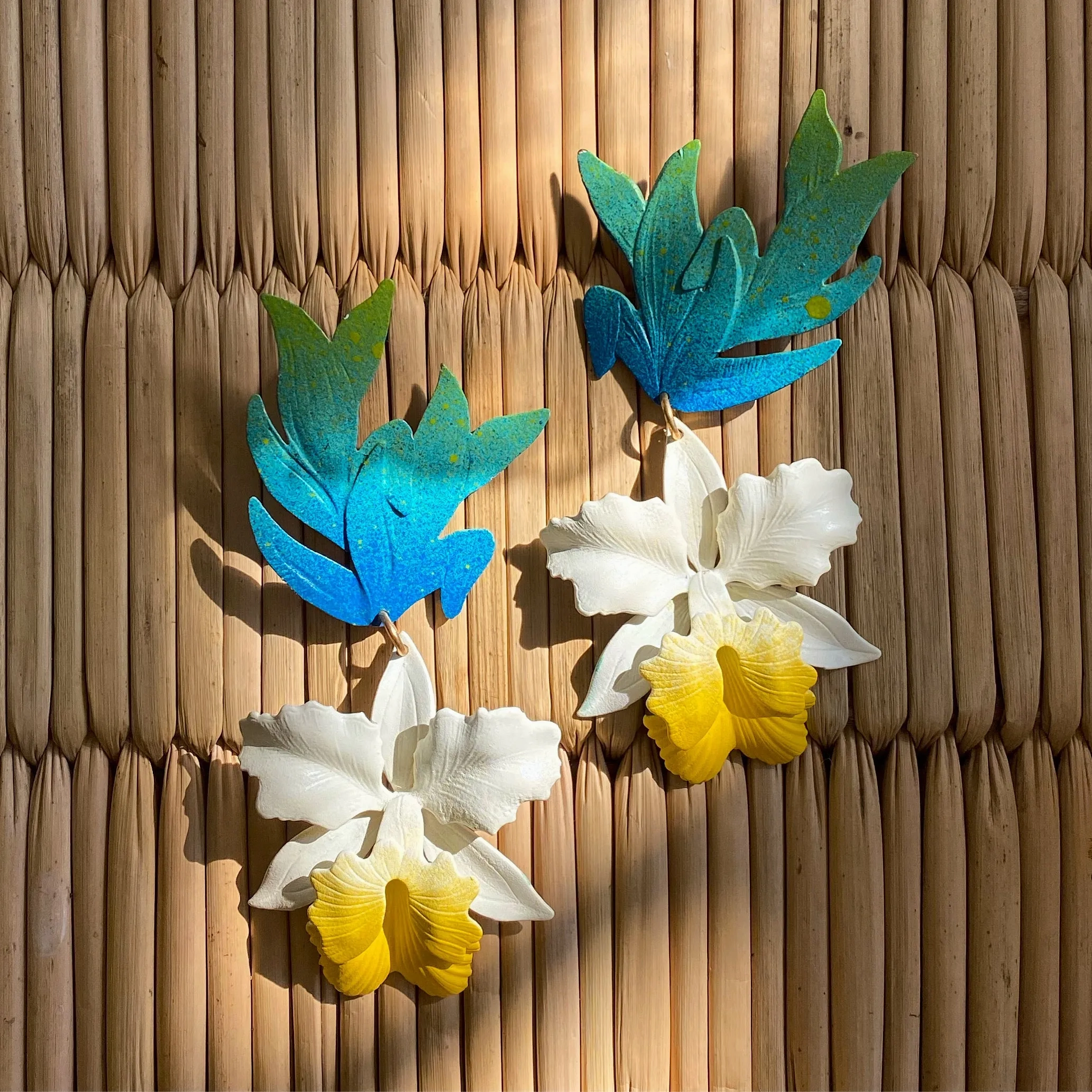Grand La'akea Orchid Earrings
