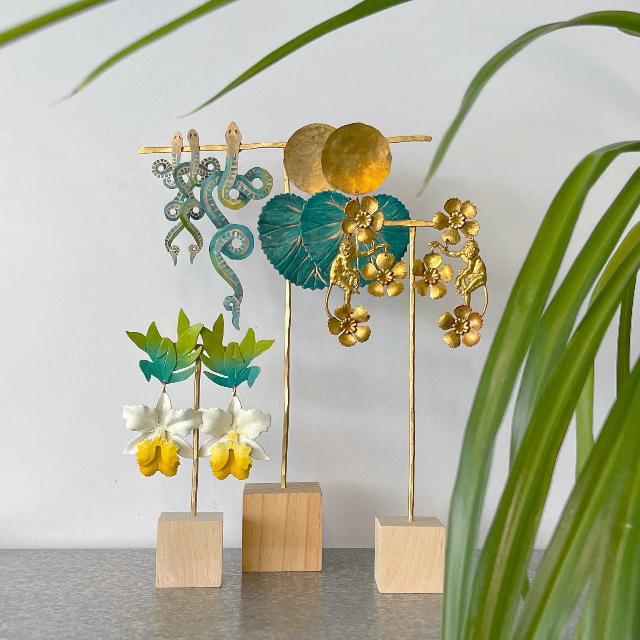 Grand La'akea Orchid Earrings