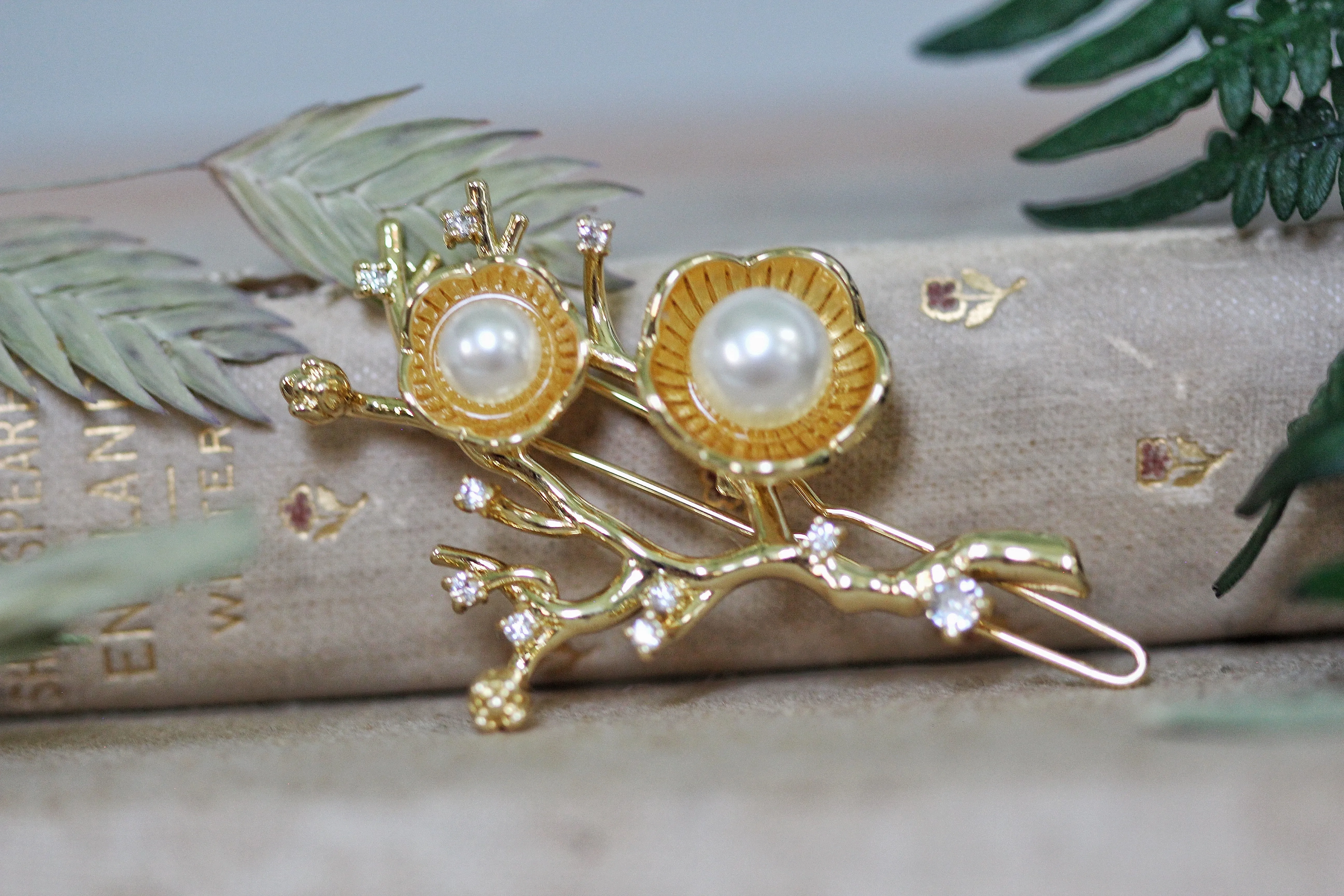 Hibiscus Flowers Pearls &amp; Crystals Barrette