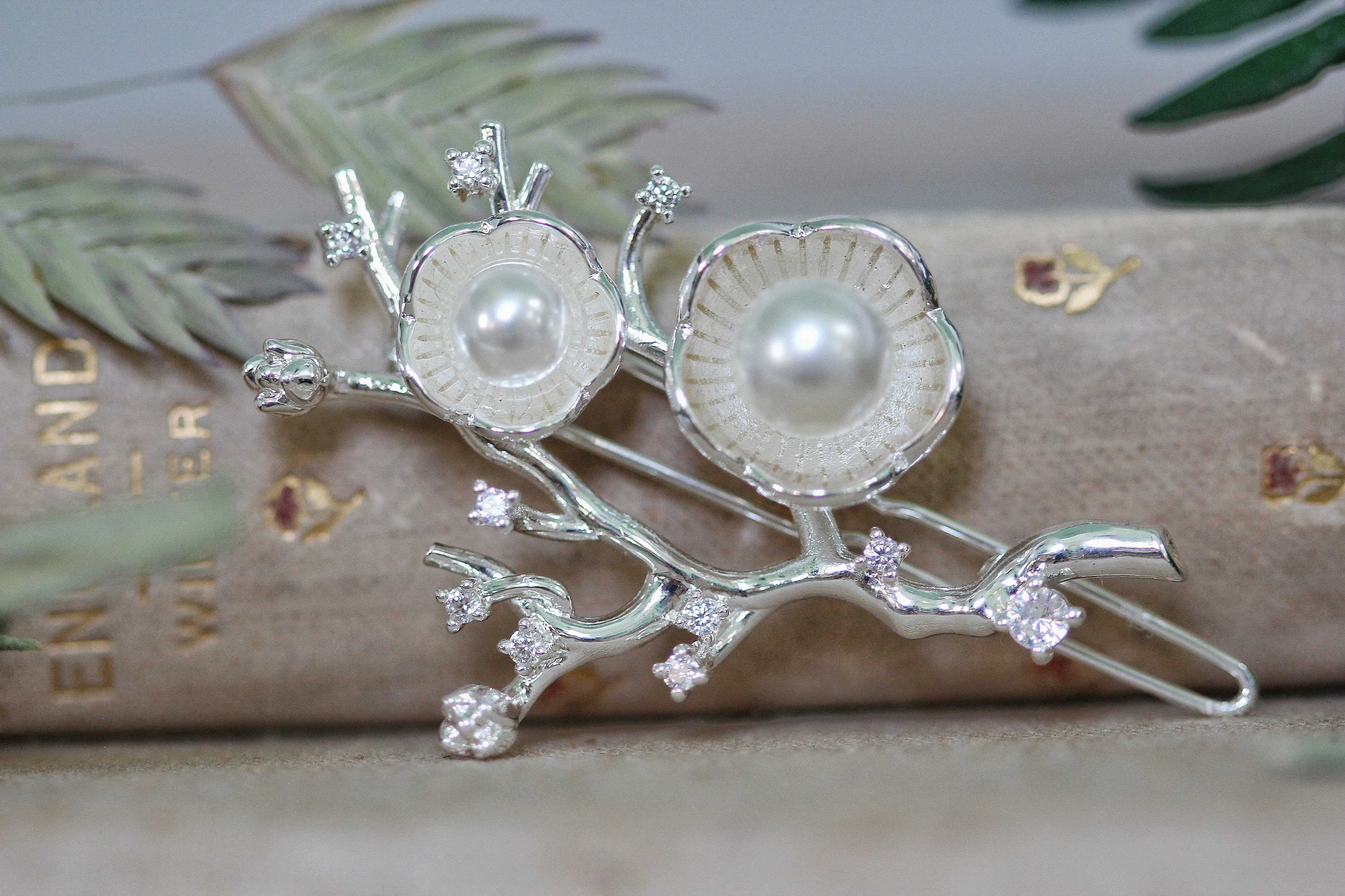 Hibiscus Flowers Pearls &amp; Crystals Barrette