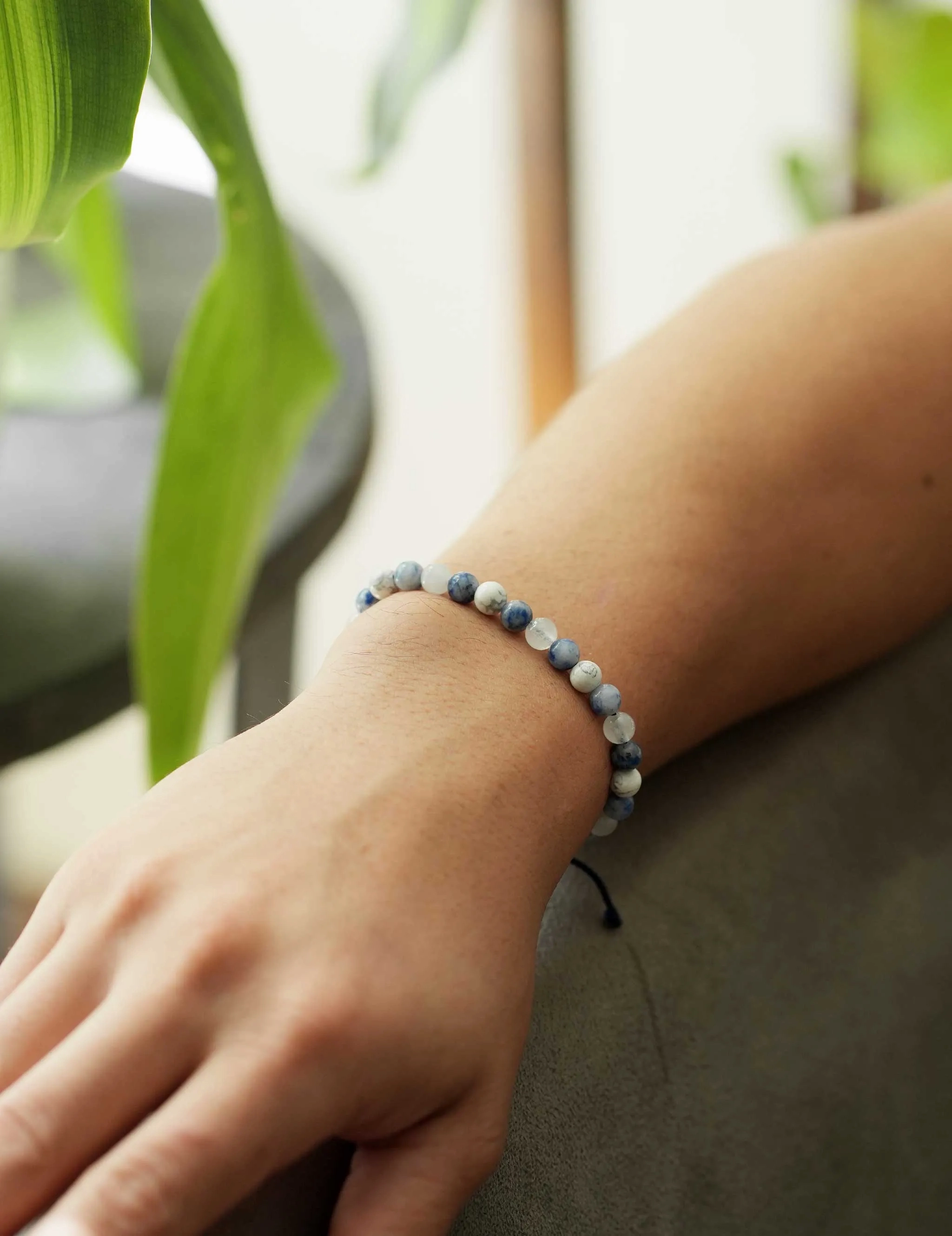 Jerico Howlite &amp; Sodalite Bracelet (6mm)
