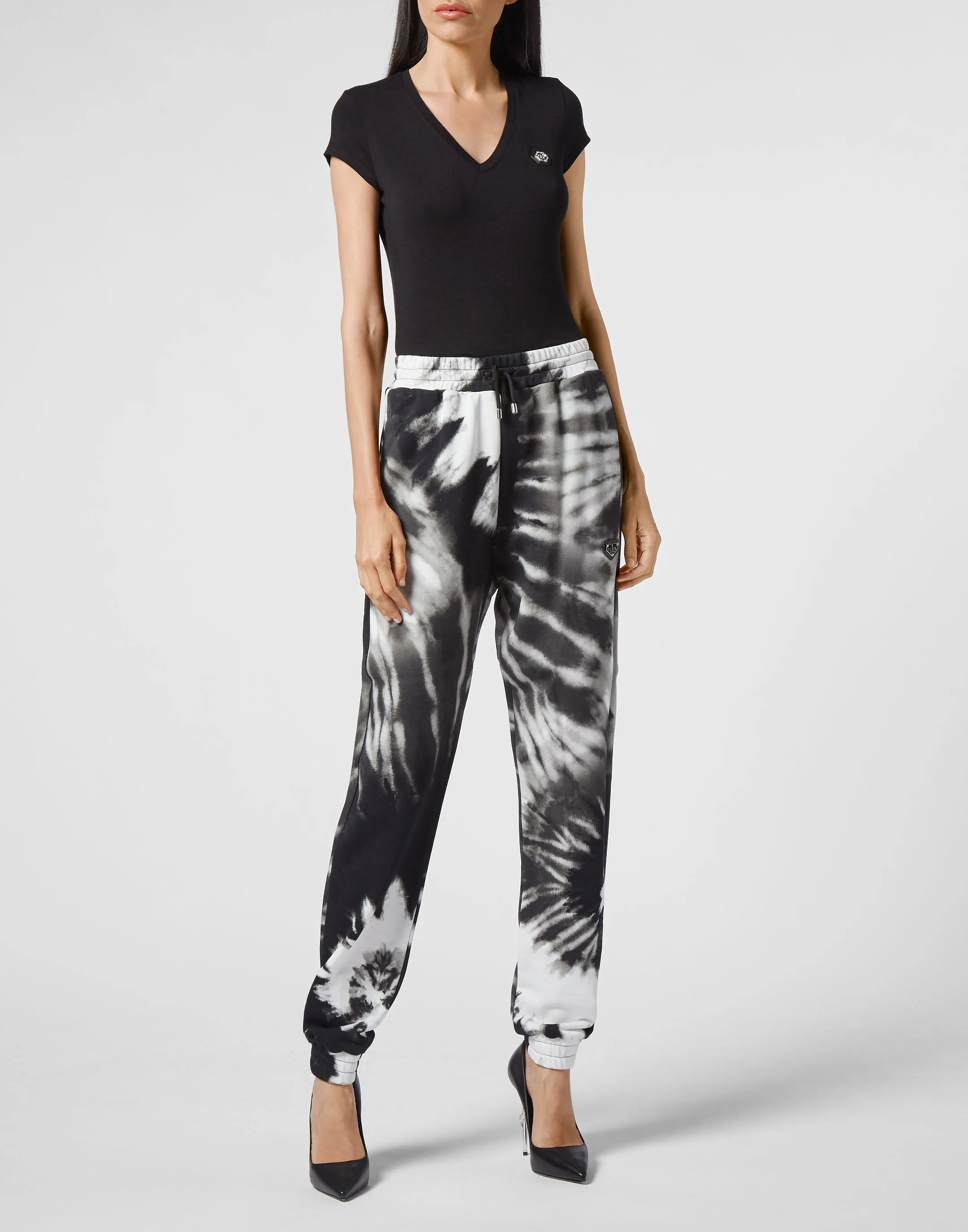 Jogginghose Tie Dye mit Kristallkette