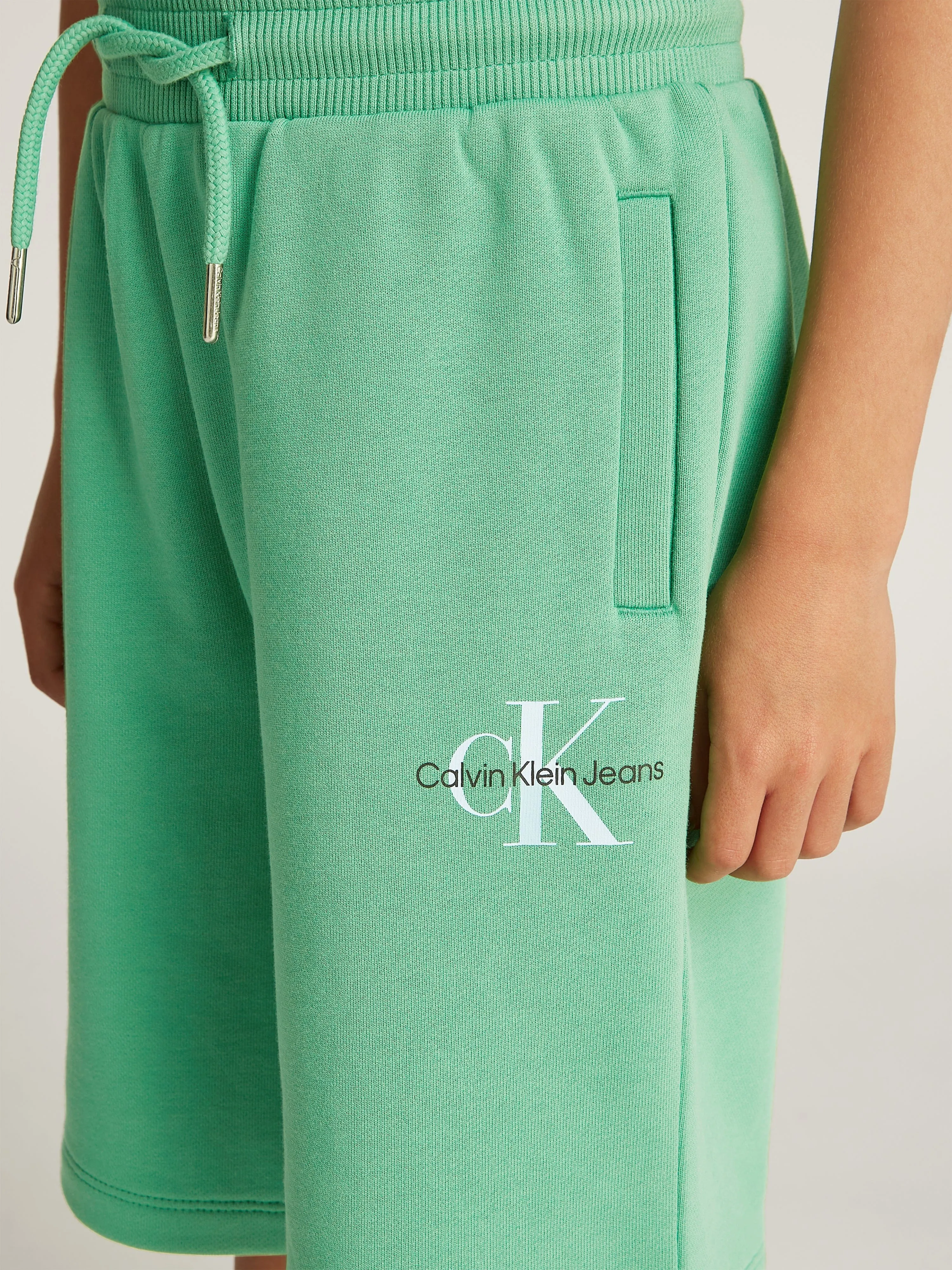 Kinder Monogramm Entspannte Shorts in Grün