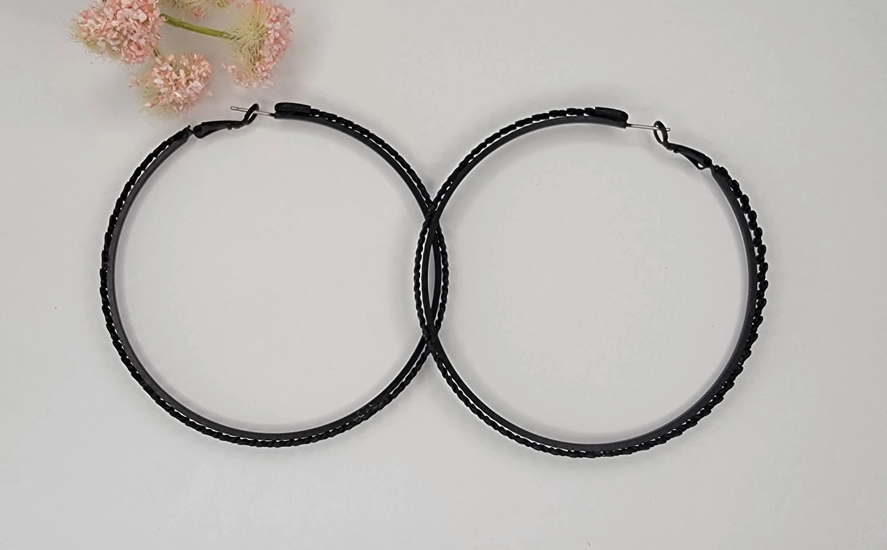 LARGE HOOP EARRINGS - Black