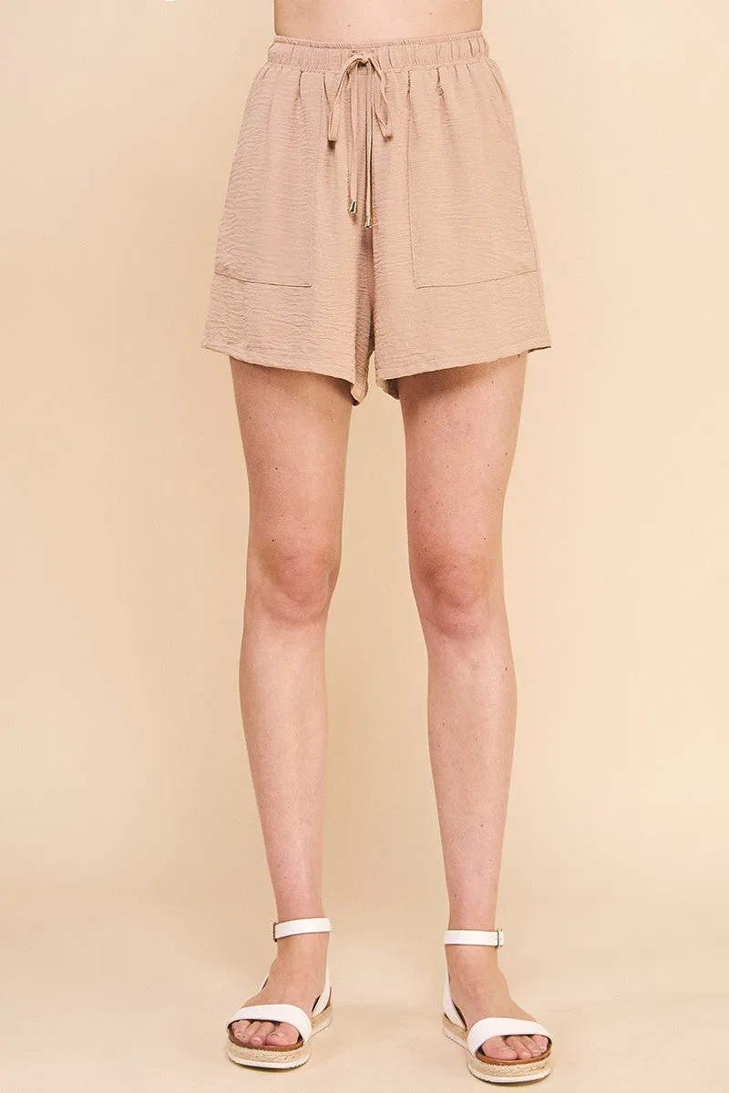 Latte-Krawatten-Shorts