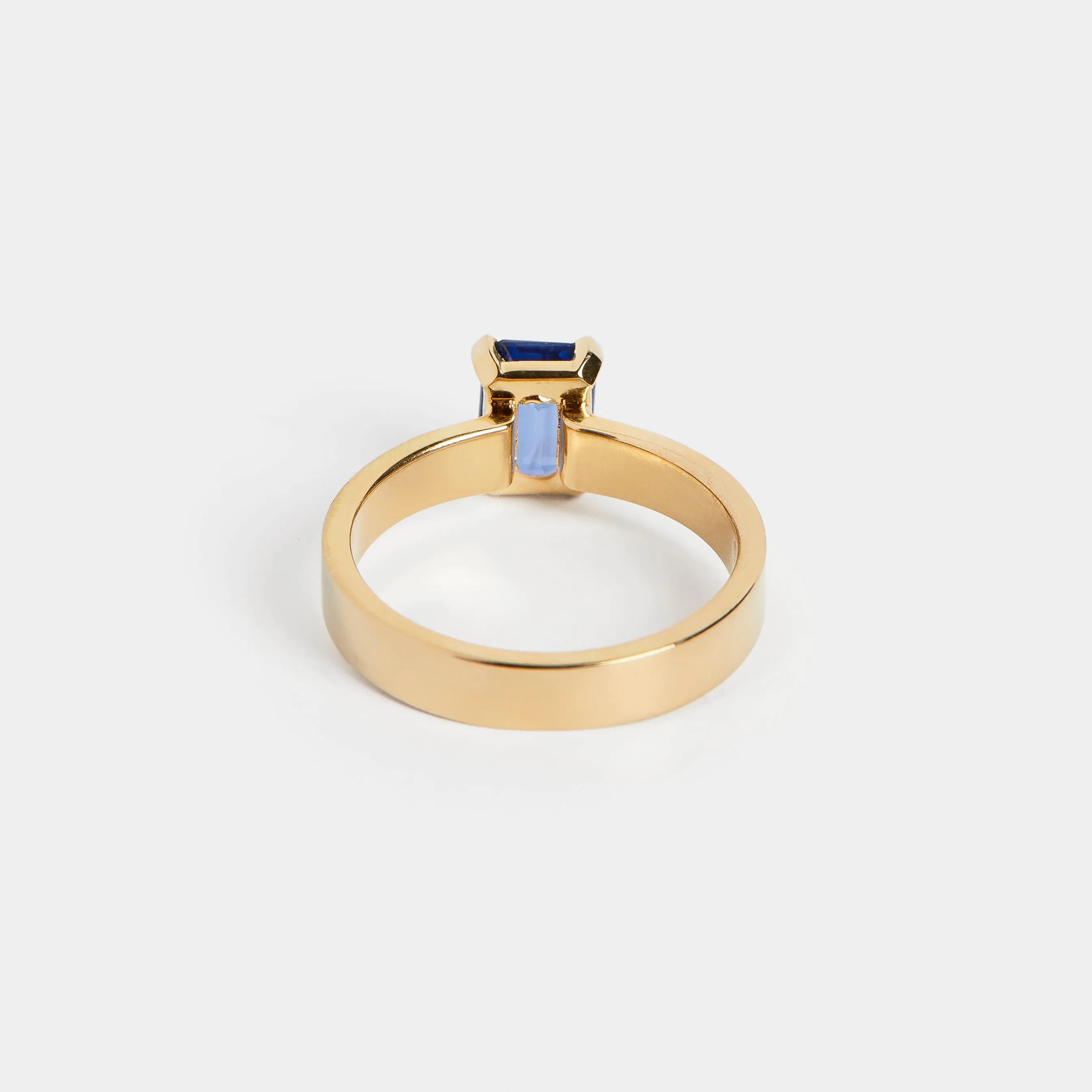 Liepa Ring with 1.16ct Sapphire in Gold