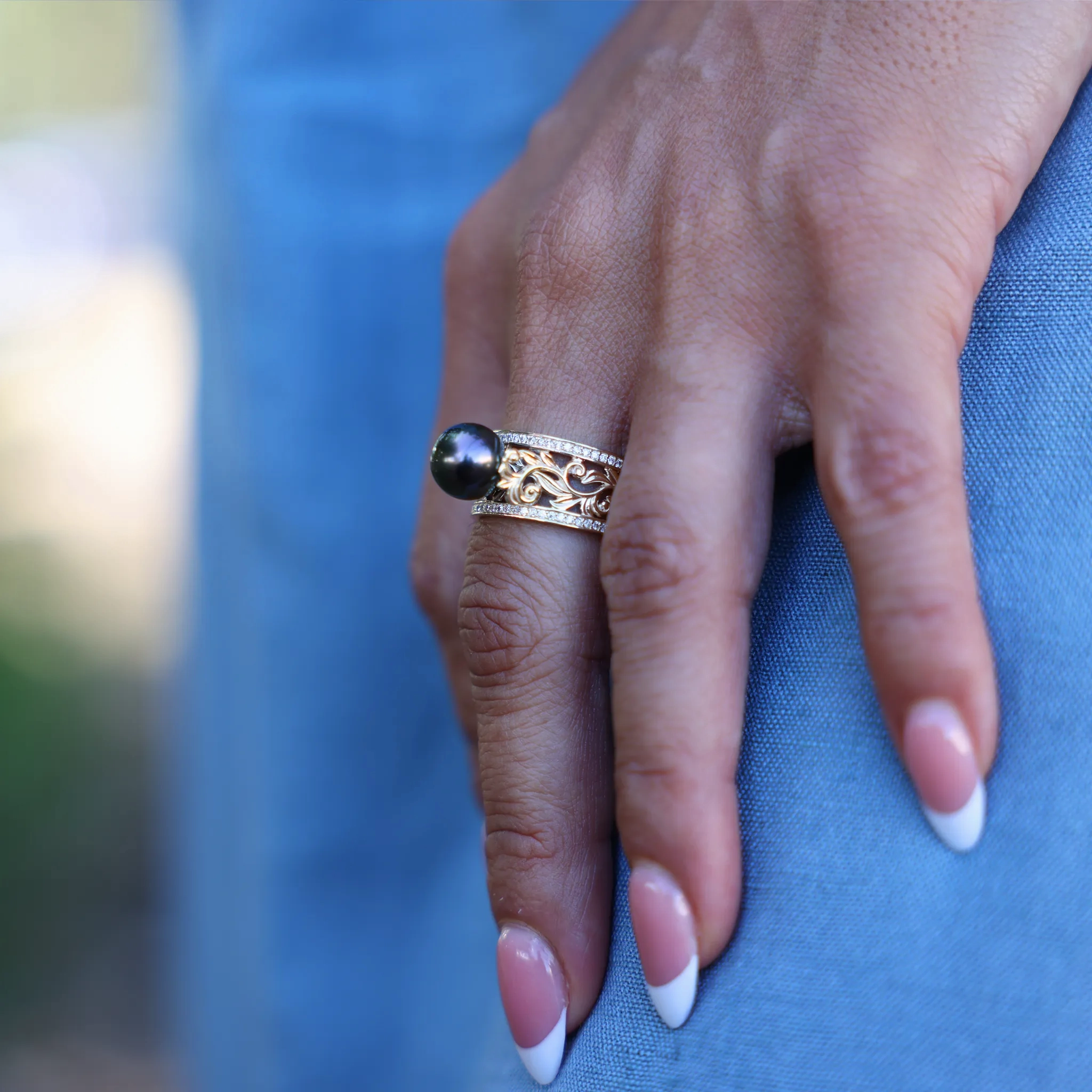 Living Heirloom Tahitian Black Pearl Ring in Gold with Diamonds - 10mm