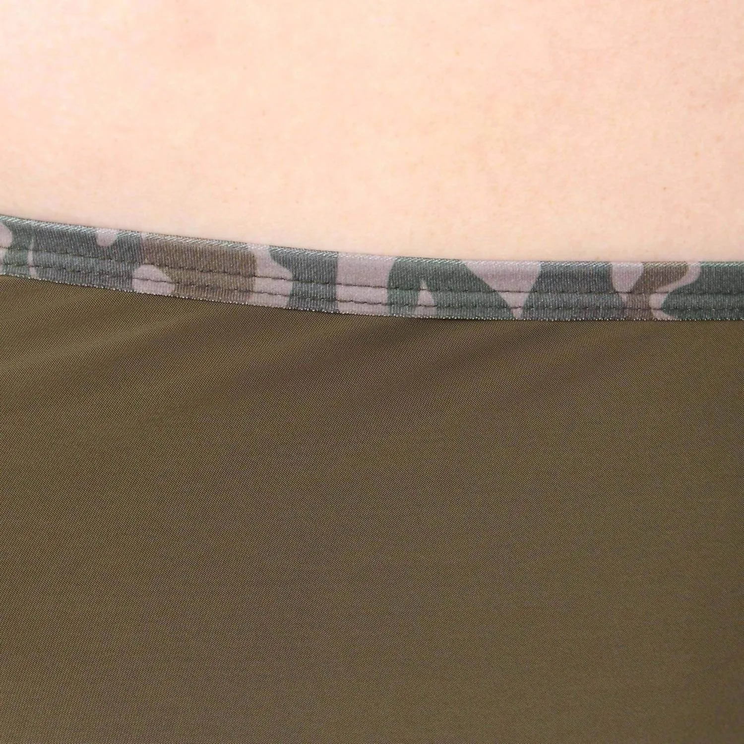 Lange Unterwäsche-Leggings in Oliv