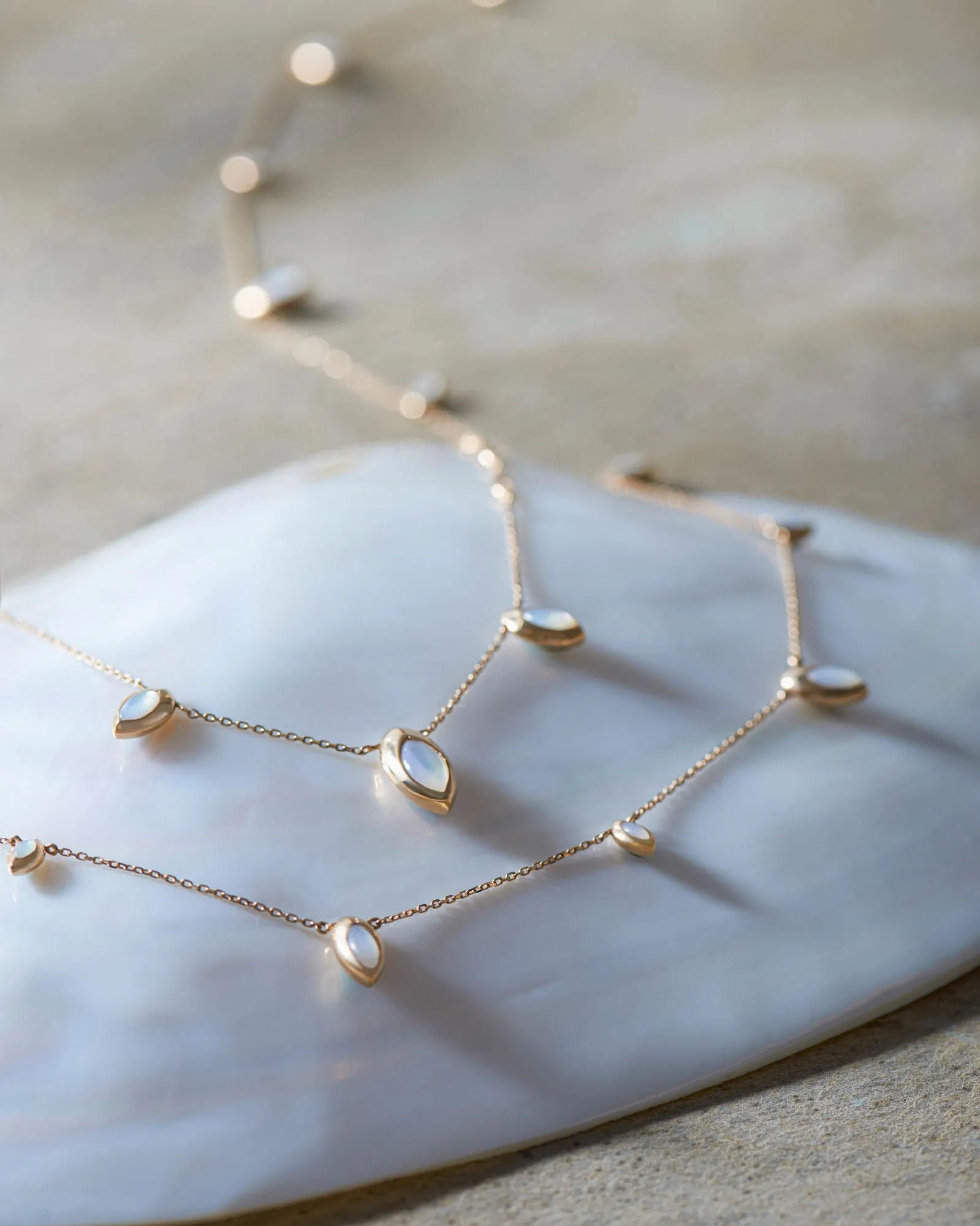 Long Swinging Chain 18K Rosegold Necklace w. Malachite &amp; Pearl
