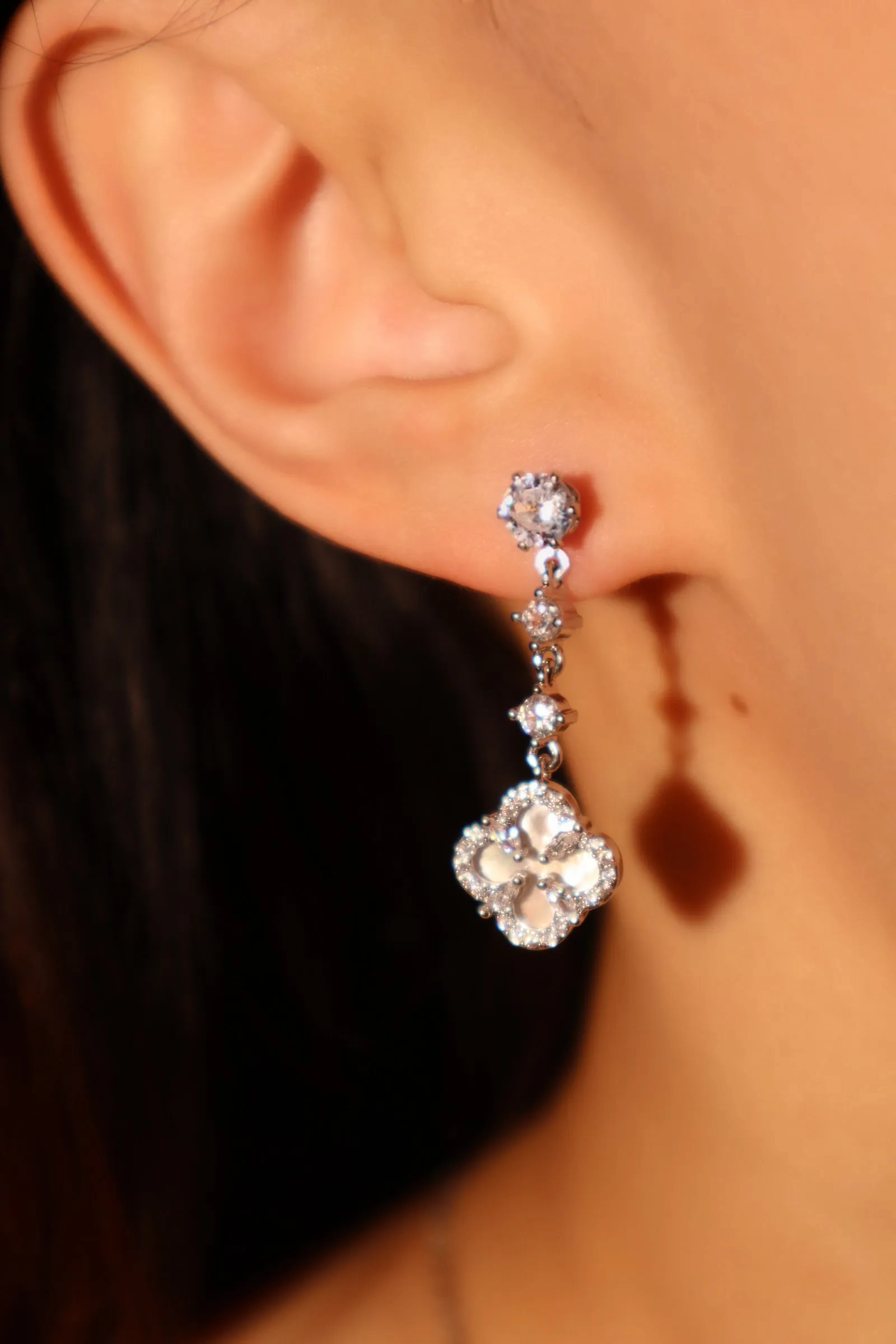 Lucky Leaf Shell Pearls Earrings