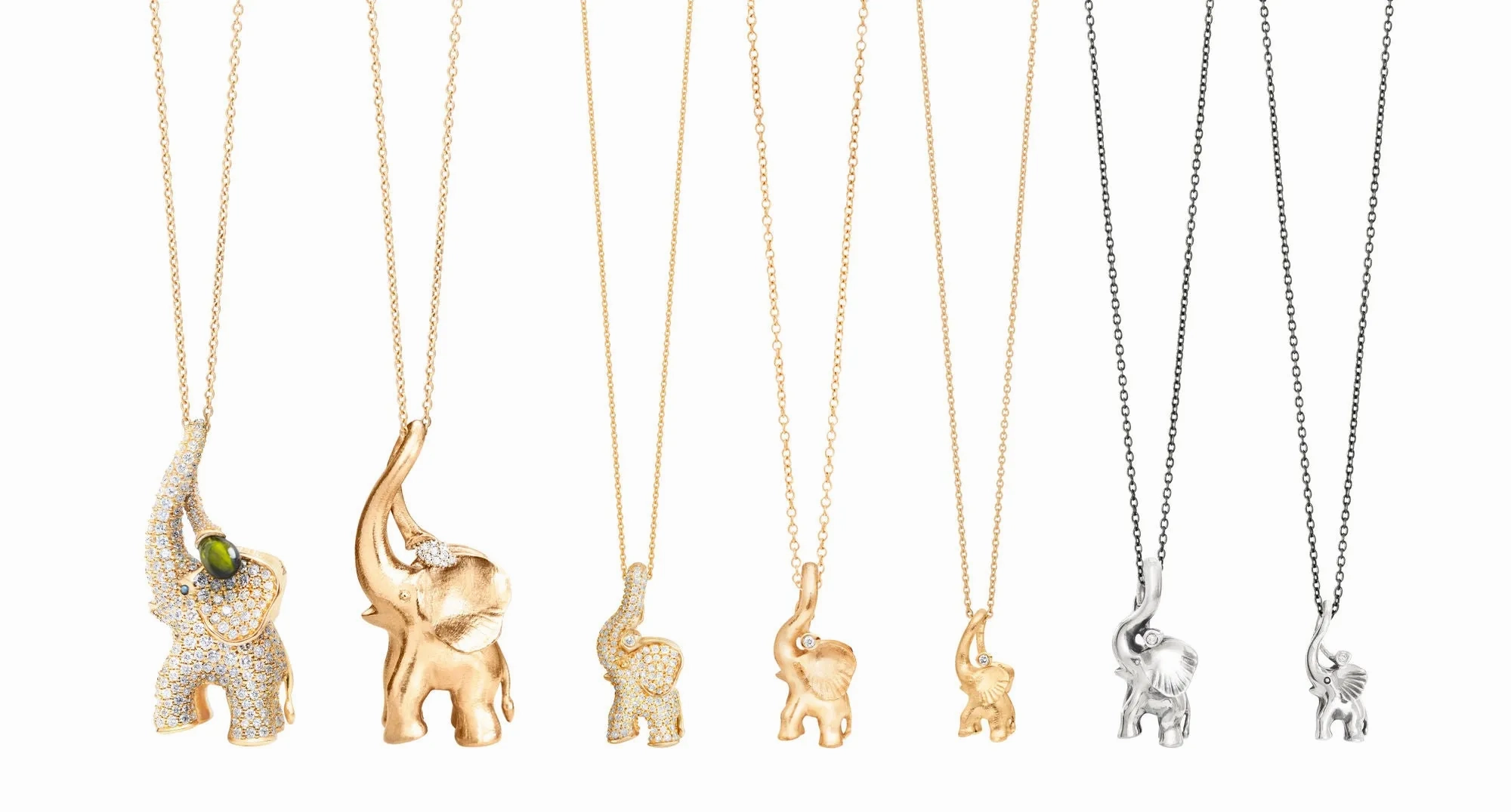 Medium Elephant Charm Pav?? 18K Gold Pendant w. Diamonds