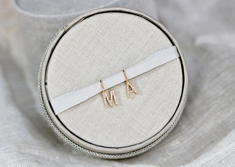 My E 18K Whitegold Pendant w. Diamonds