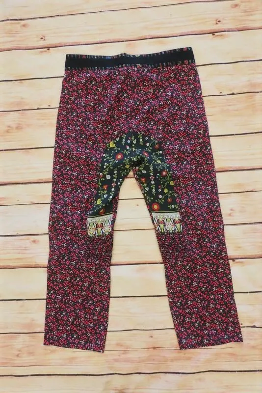 Nr. 21 Hose Schwarz/Mehrfarbig Blumen-Patchwork-Druck Seide Größe 36 Cropped Hosen