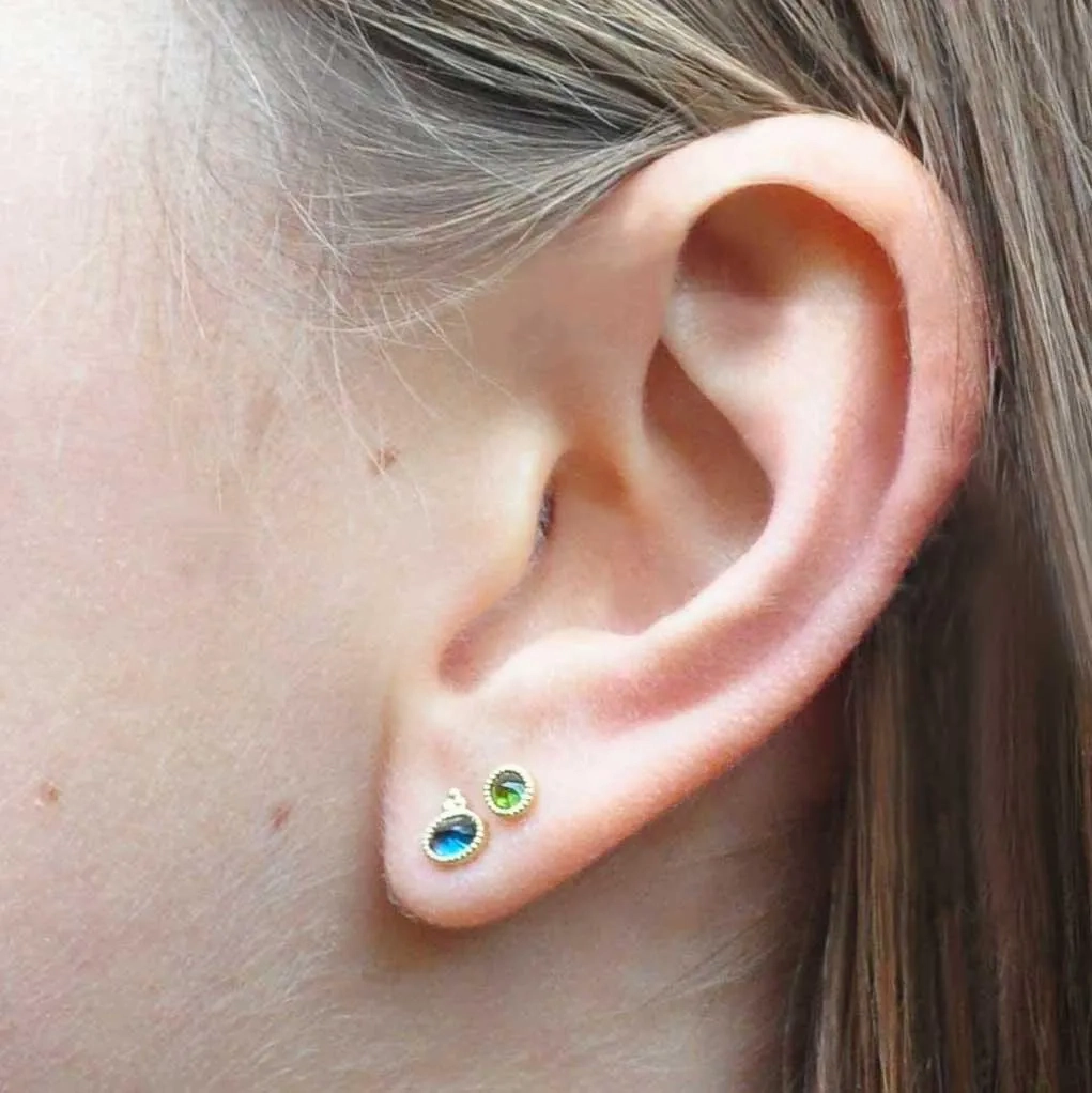 Oval Precious Stud London Blue Topaz - 18k Gold - Sold by Piece