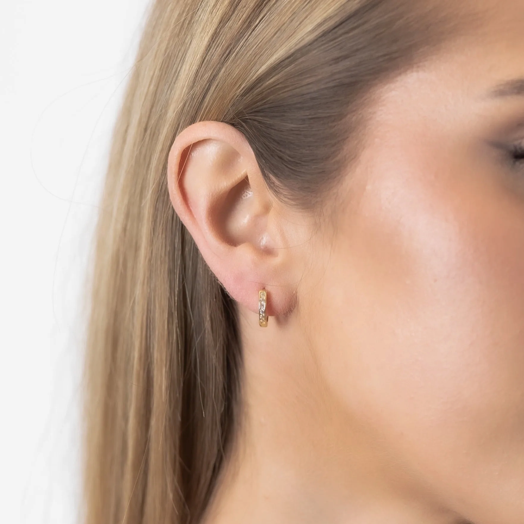 PETITE HIDDEN PAV?? HOOPS Gold