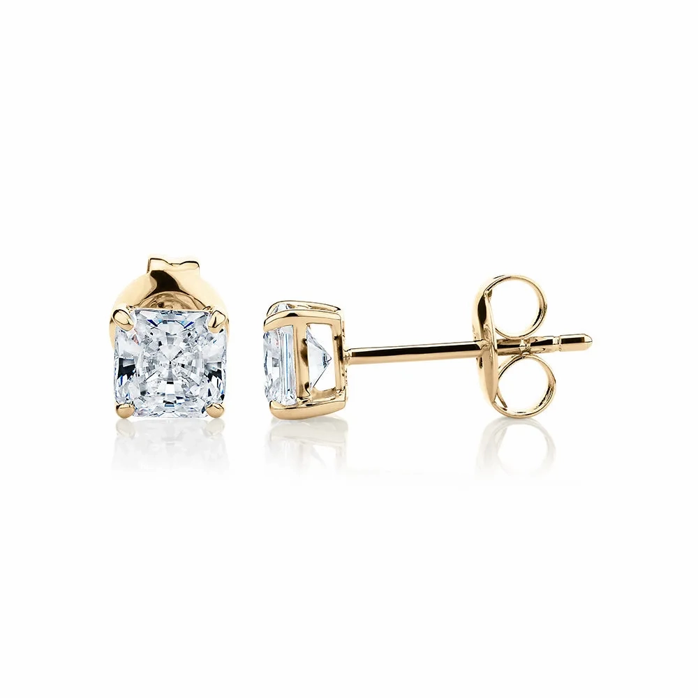 Princess Cut stud earrings with 1 carat* of diamond simulants in 10 carat yellow gold